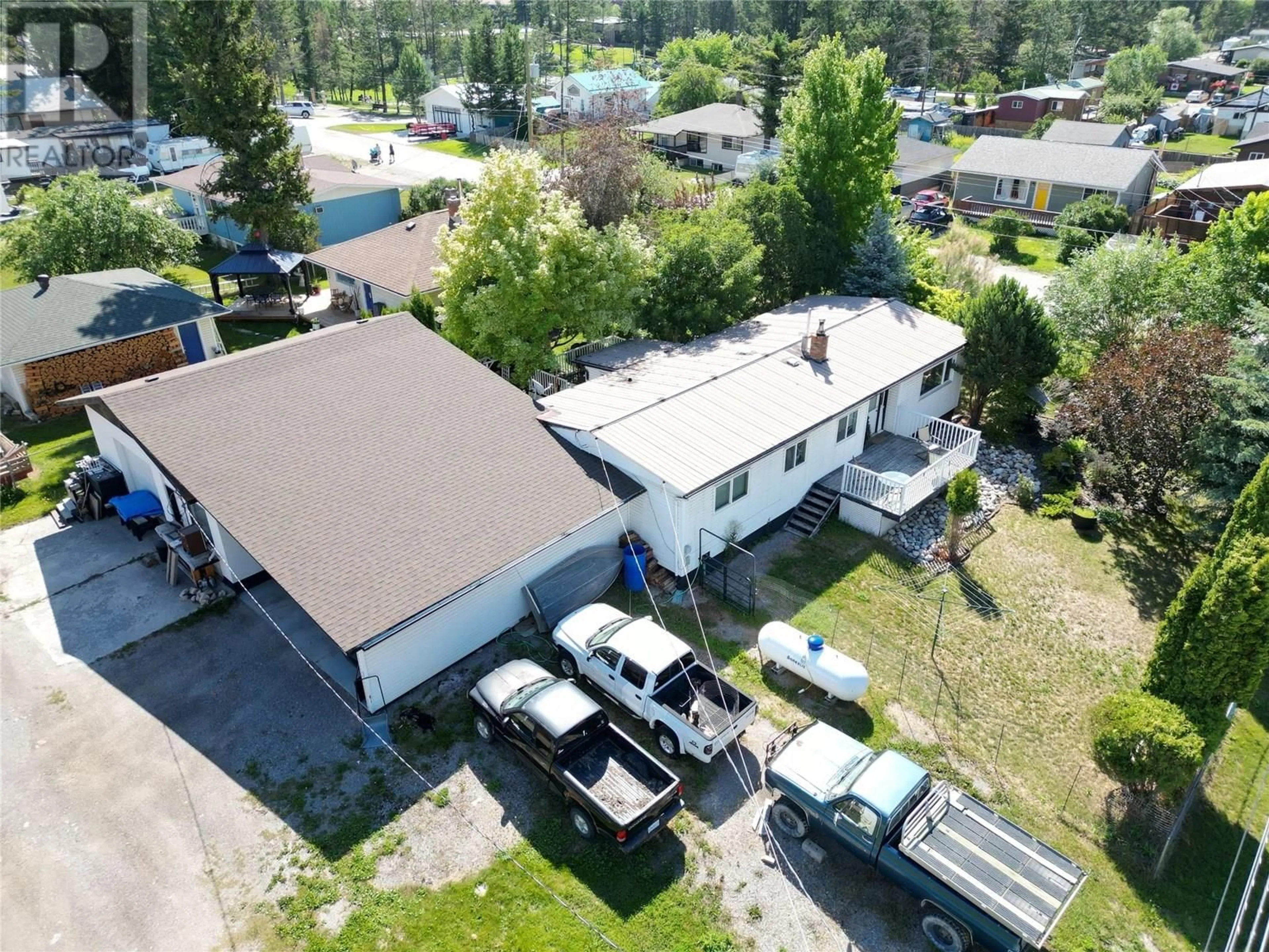 A pic from outside/outdoor area/front of a property/back of a property/a pic from drone, unknown for 7516 COLUMBIA AVENUE, Radium Hot Springs British Columbia V0A1M0
