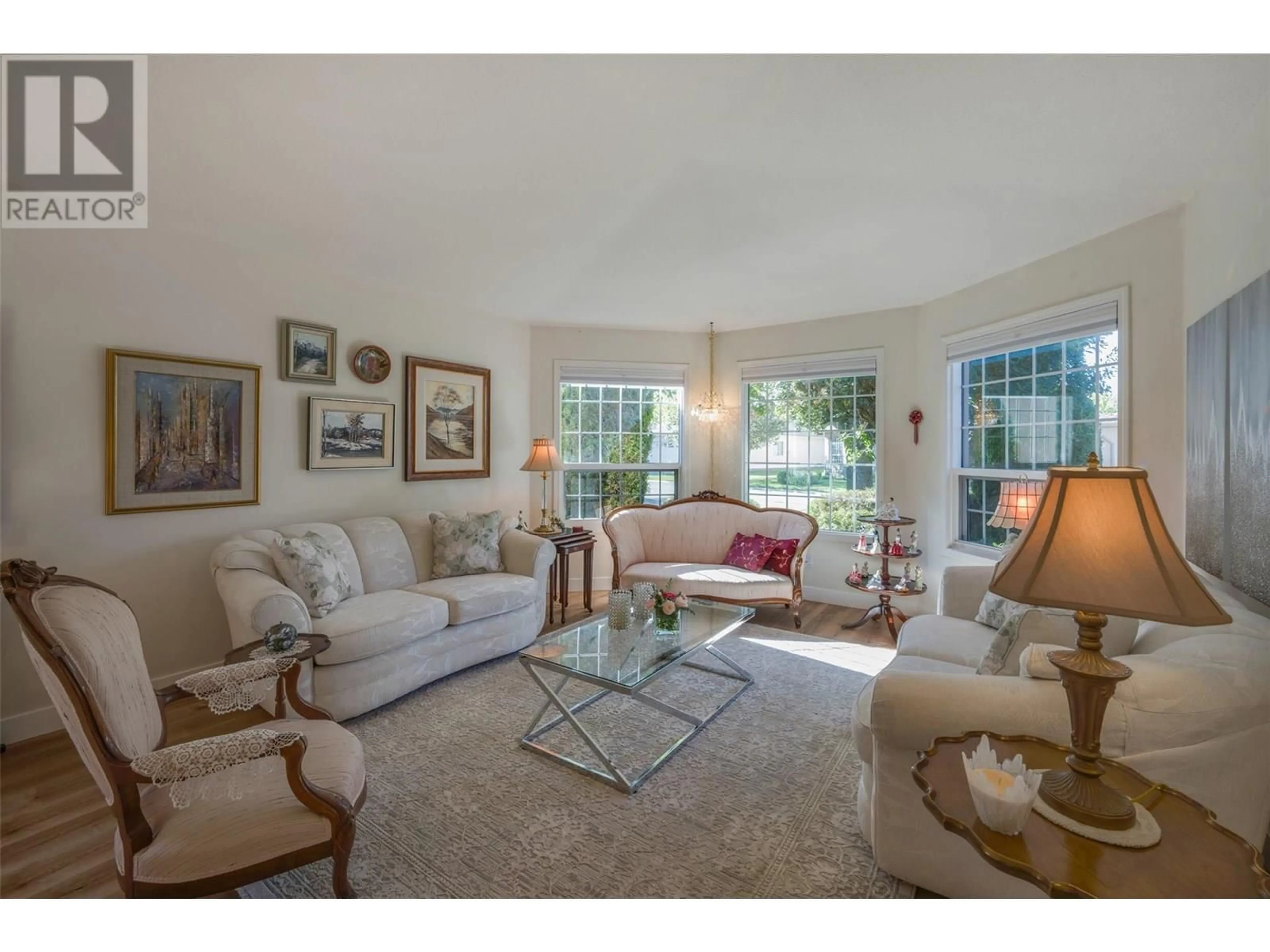 Living room with furniture, unknown for 165 - 1201 CAMERON AVENUE, Kelowna British Columbia V1Y9H9
