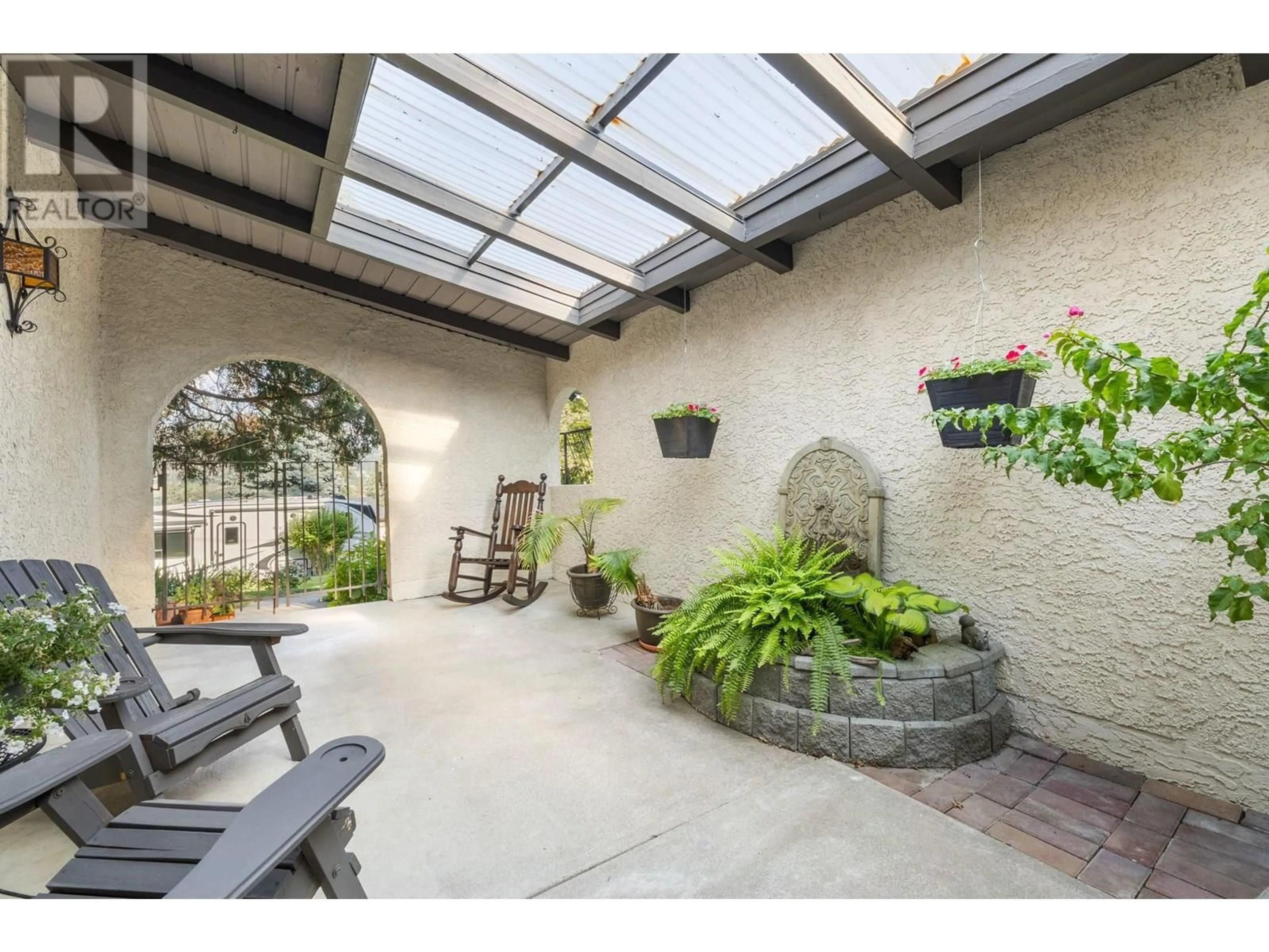 Patio, street for 48 CARAMILLO ROAD, Kelowna British Columbia V1V1B3