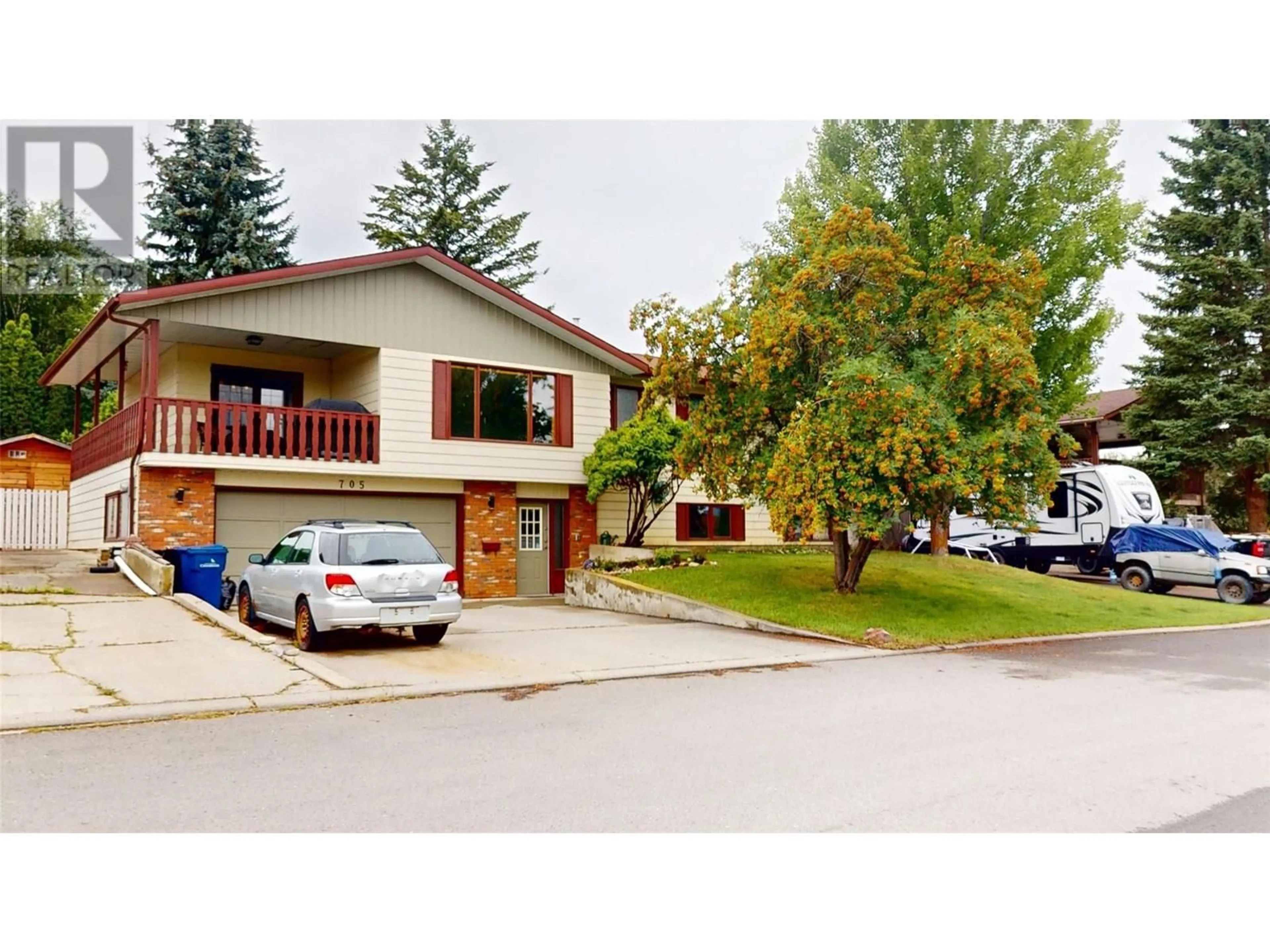 Home with vinyl exterior material, street for 705 15TH STREET SOUTH, Cranbrook British Columbia V1C5N9