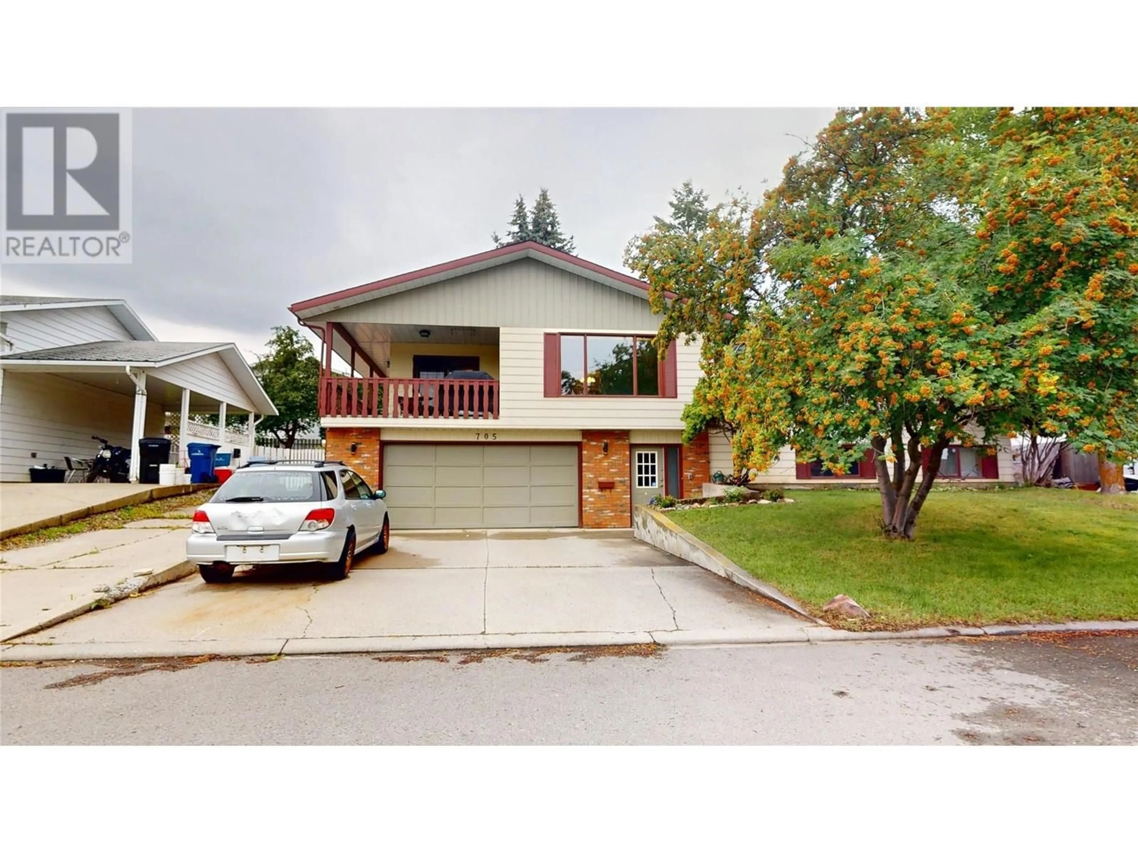 Home with vinyl exterior material, street for 705 15TH STREET SOUTH, Cranbrook British Columbia V1C5N9