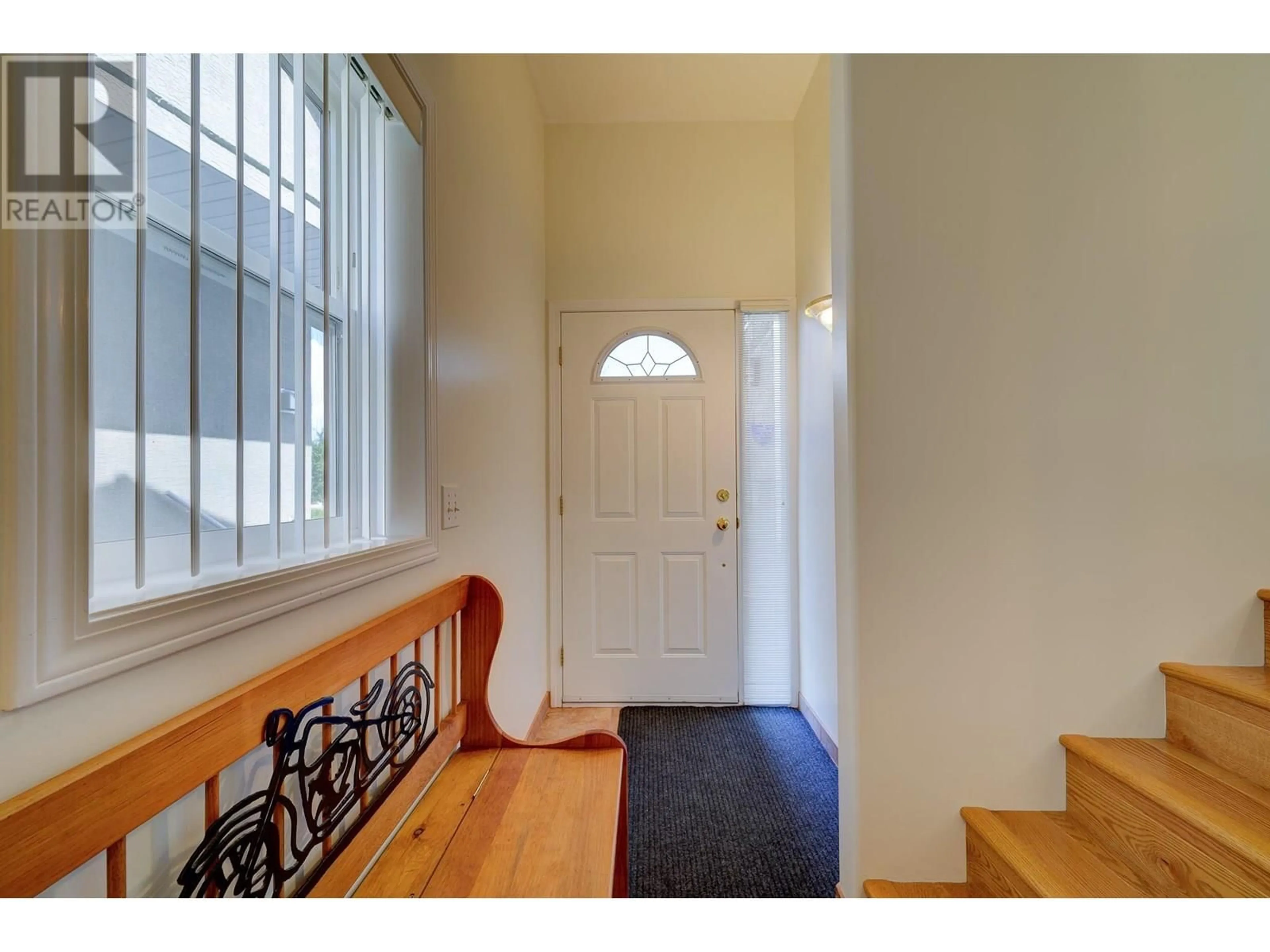Indoor entryway for 27 - 255 PEMBERTON TERRACE, Kamloops British Columbia V2C6R2