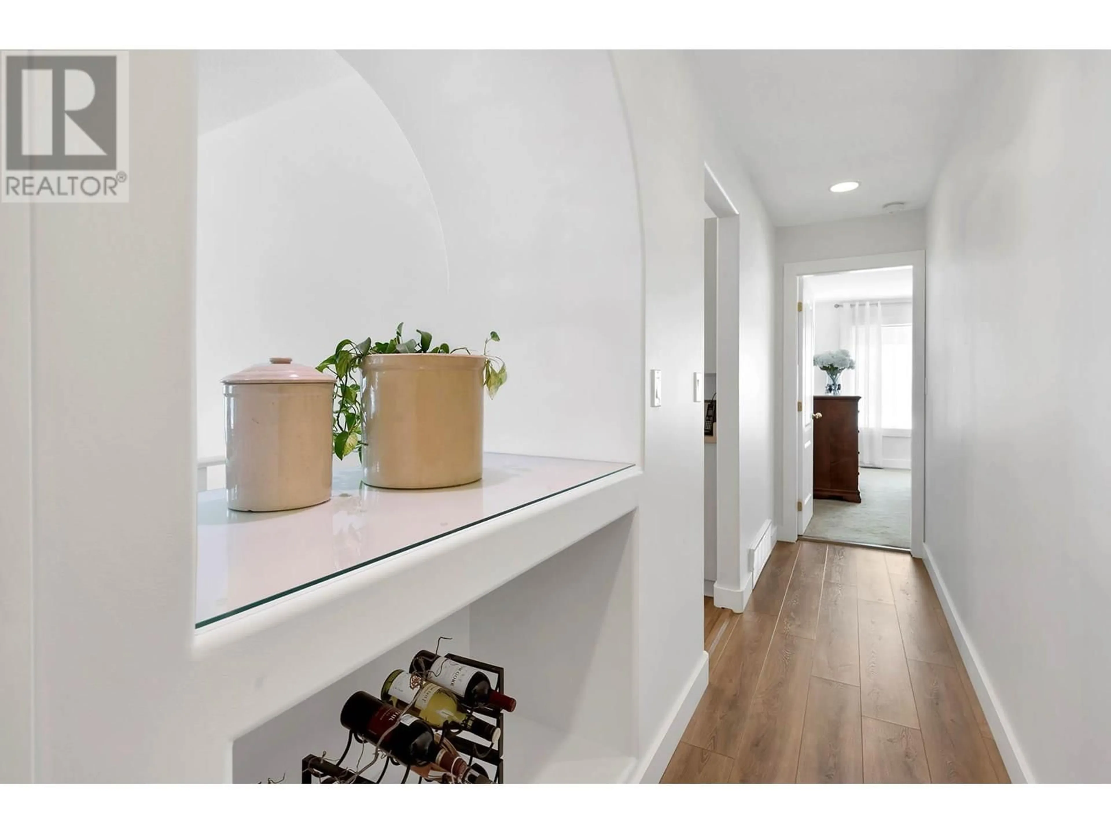 Indoor entryway for 11 - 1350 FINLAY AVENUE, Kamloops British Columbia V2E2N3