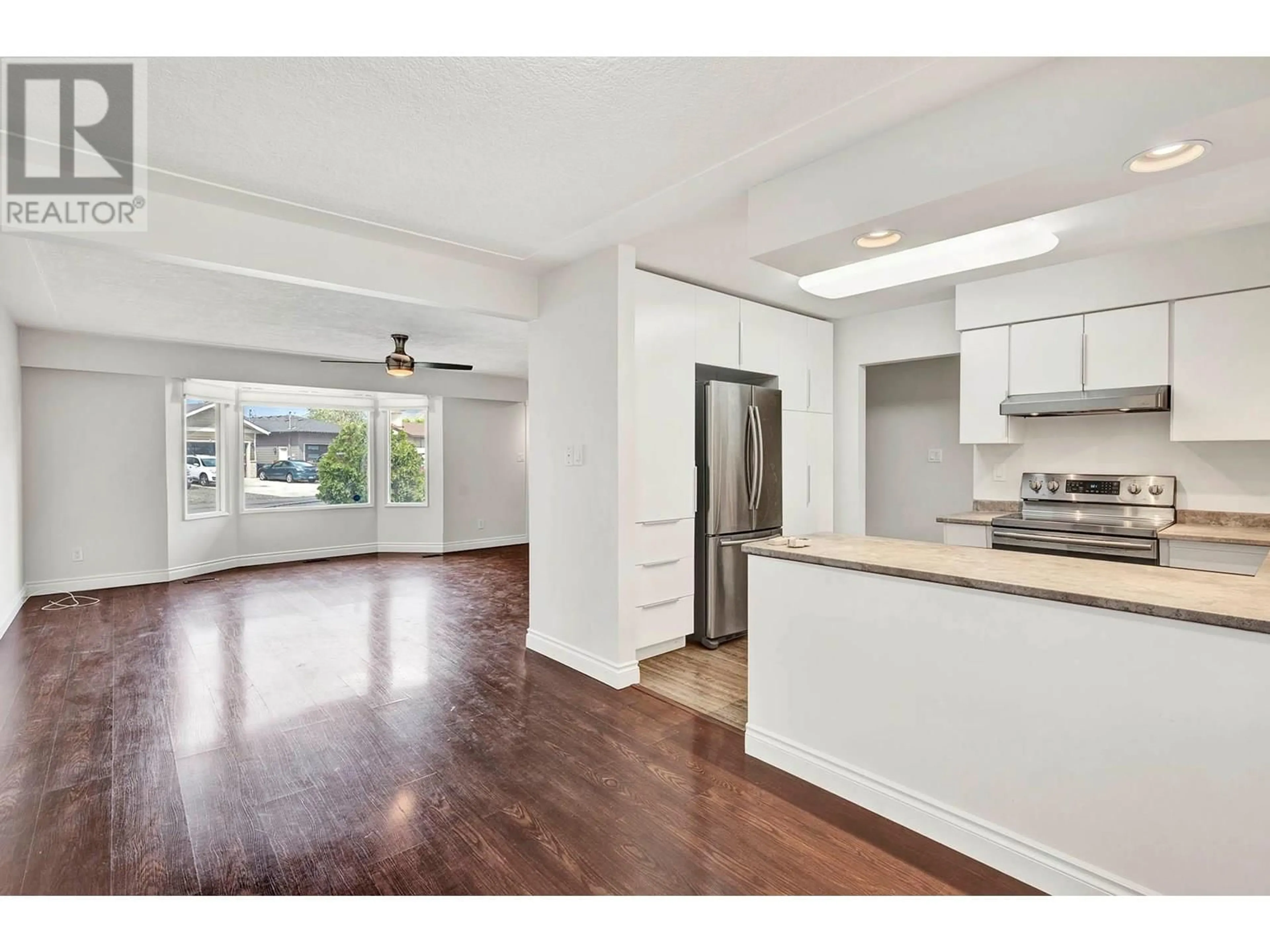 Open concept kitchen, unknown for 747 LYNE ROAD, Kamloops British Columbia V2B6N9