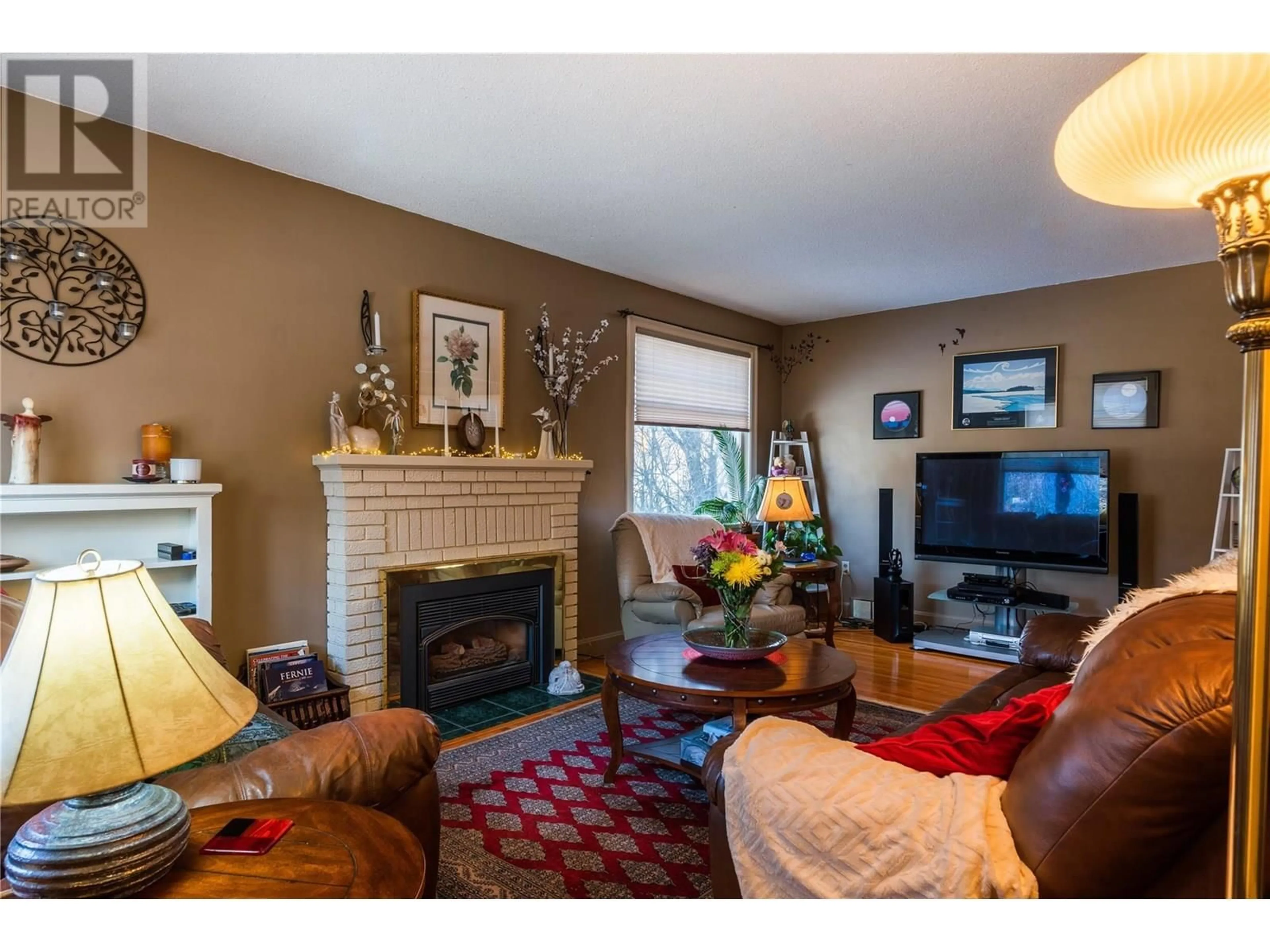 Living room with furniture, unknown for 399 MURRAY DRIVE, Warfield British Columbia V1R2J5