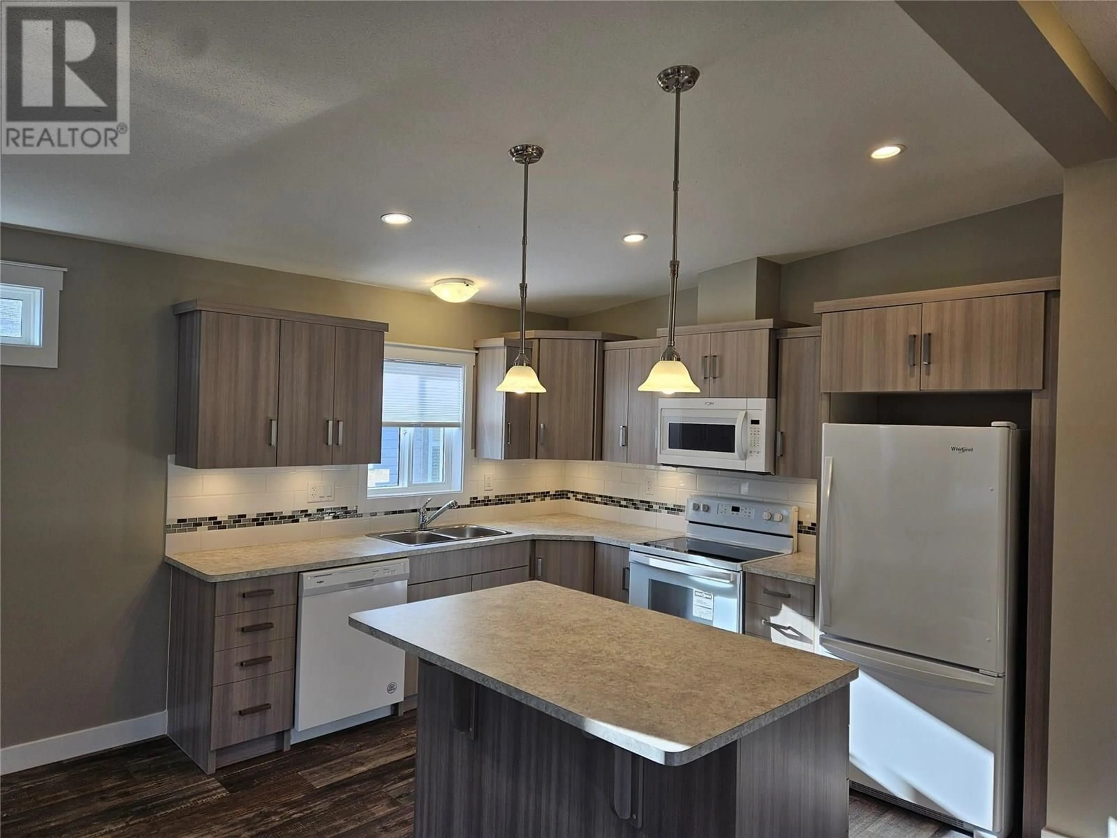 Open concept kitchen, unknown for 3 - 1118 MIDDLE BENCH ROAD, Keremeos British Columbia V0X1N2