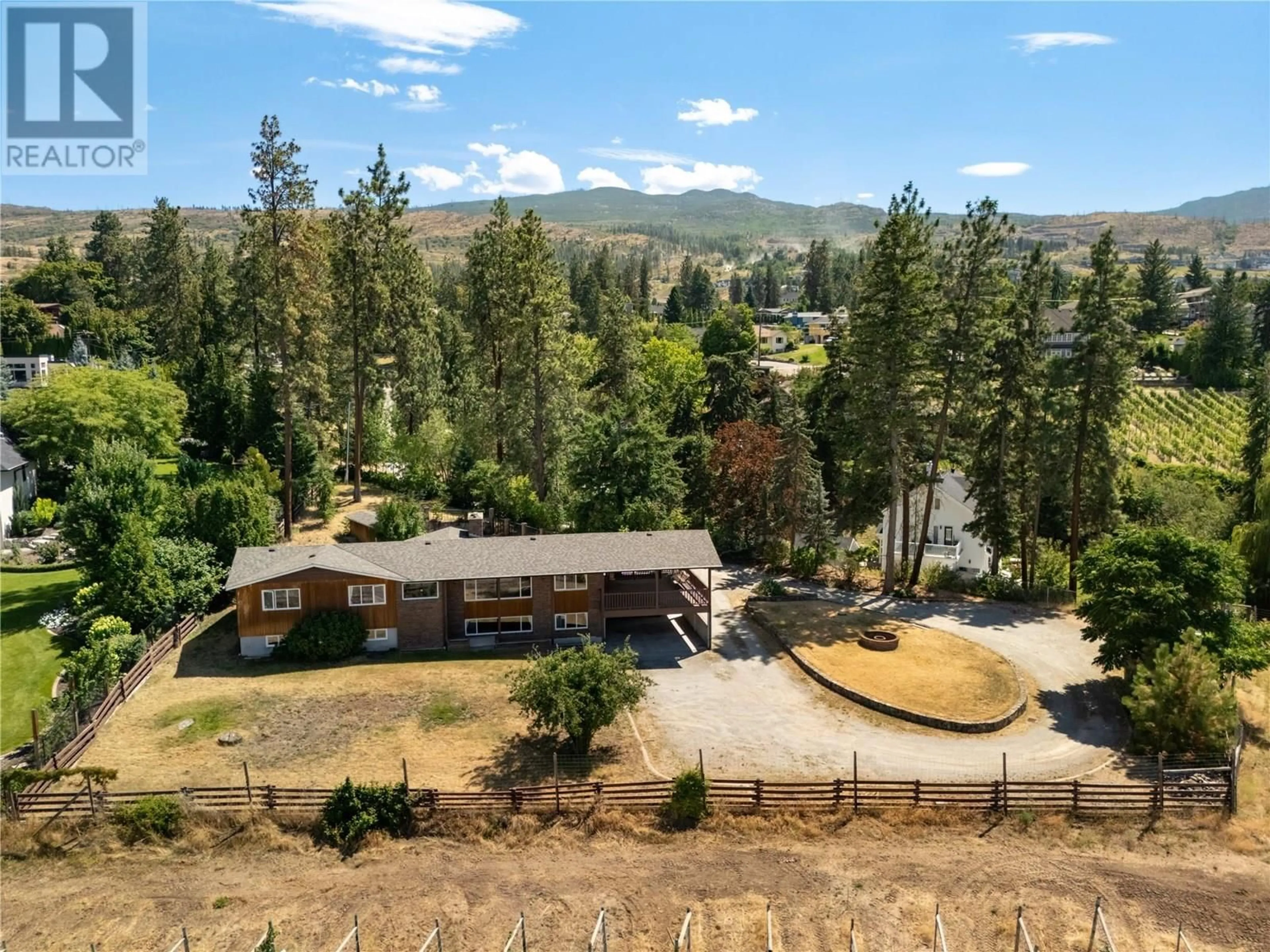 A pic from outside/outdoor area/front of a property/back of a property/a pic from drone, mountain view for 482 OKAVIEW ROAD, Kelowna British Columbia V1W4M1