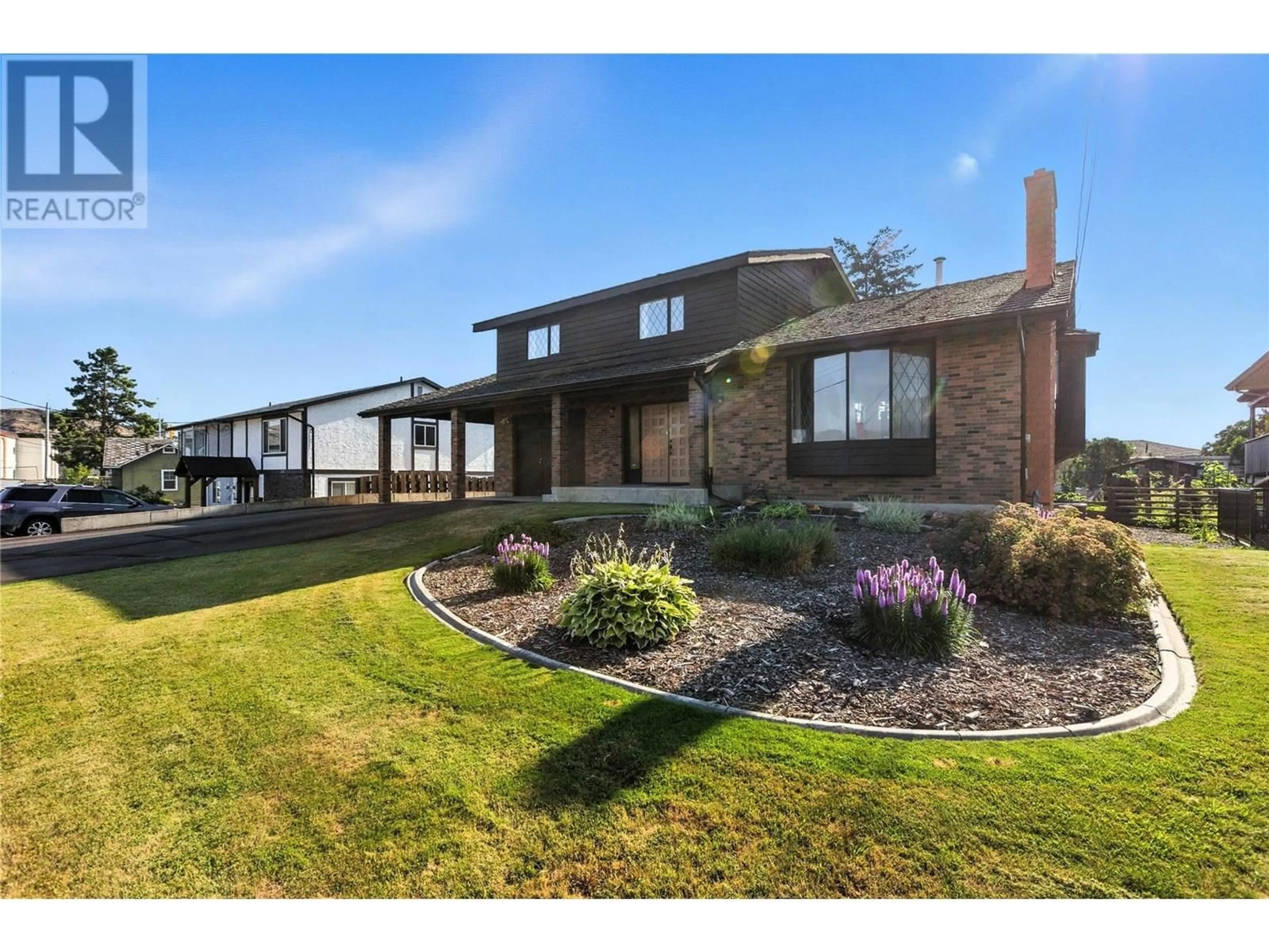 A pic from outside/outdoor area/front of a property/back of a property/a pic from drone, unknown for 781 KELLY DRIVE, Kamloops British Columbia V2B4G5