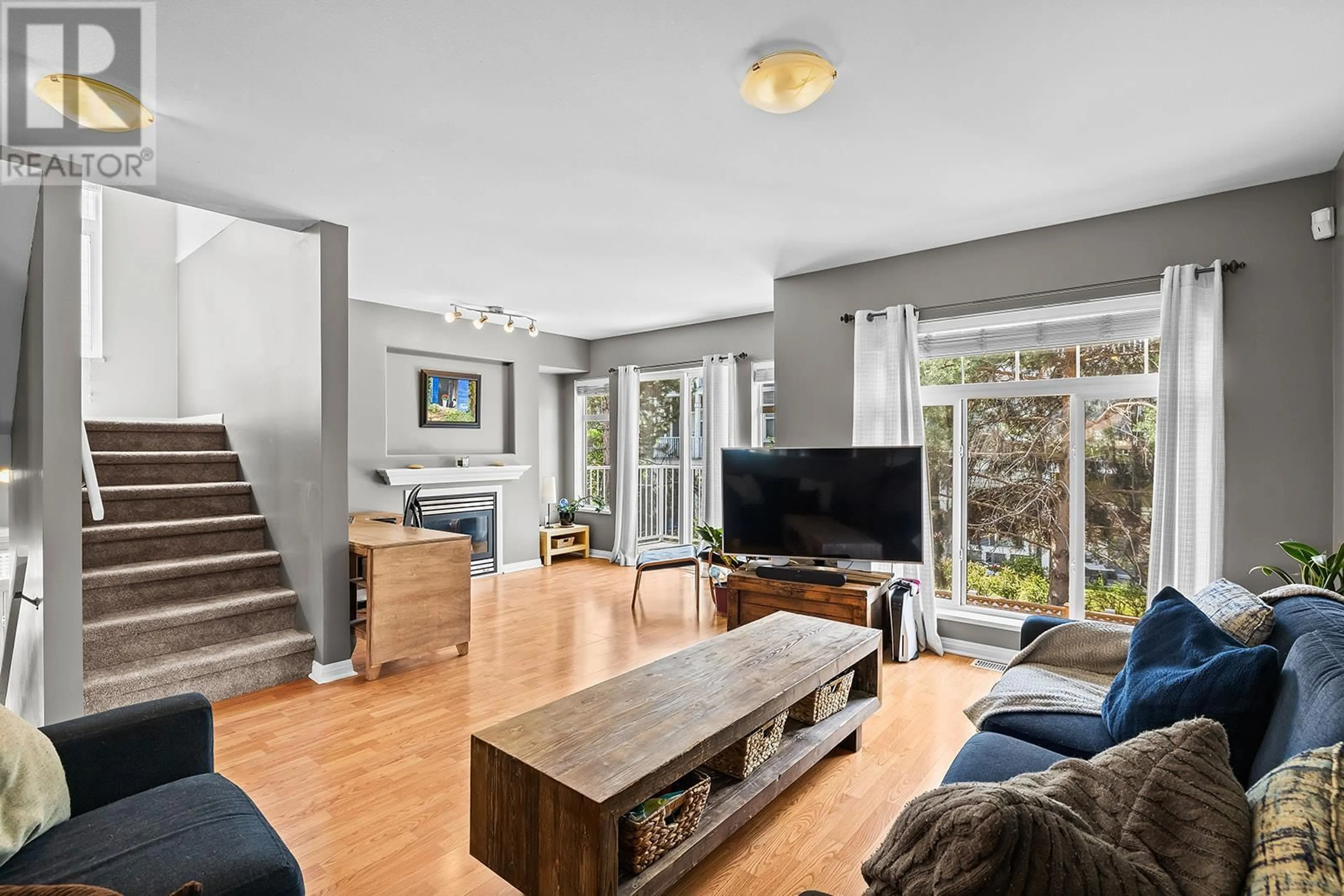 Living room with furniture, unknown for 4 - 1853 PARKVIEW CRESCENT, Kelowna British Columbia V1X8A3