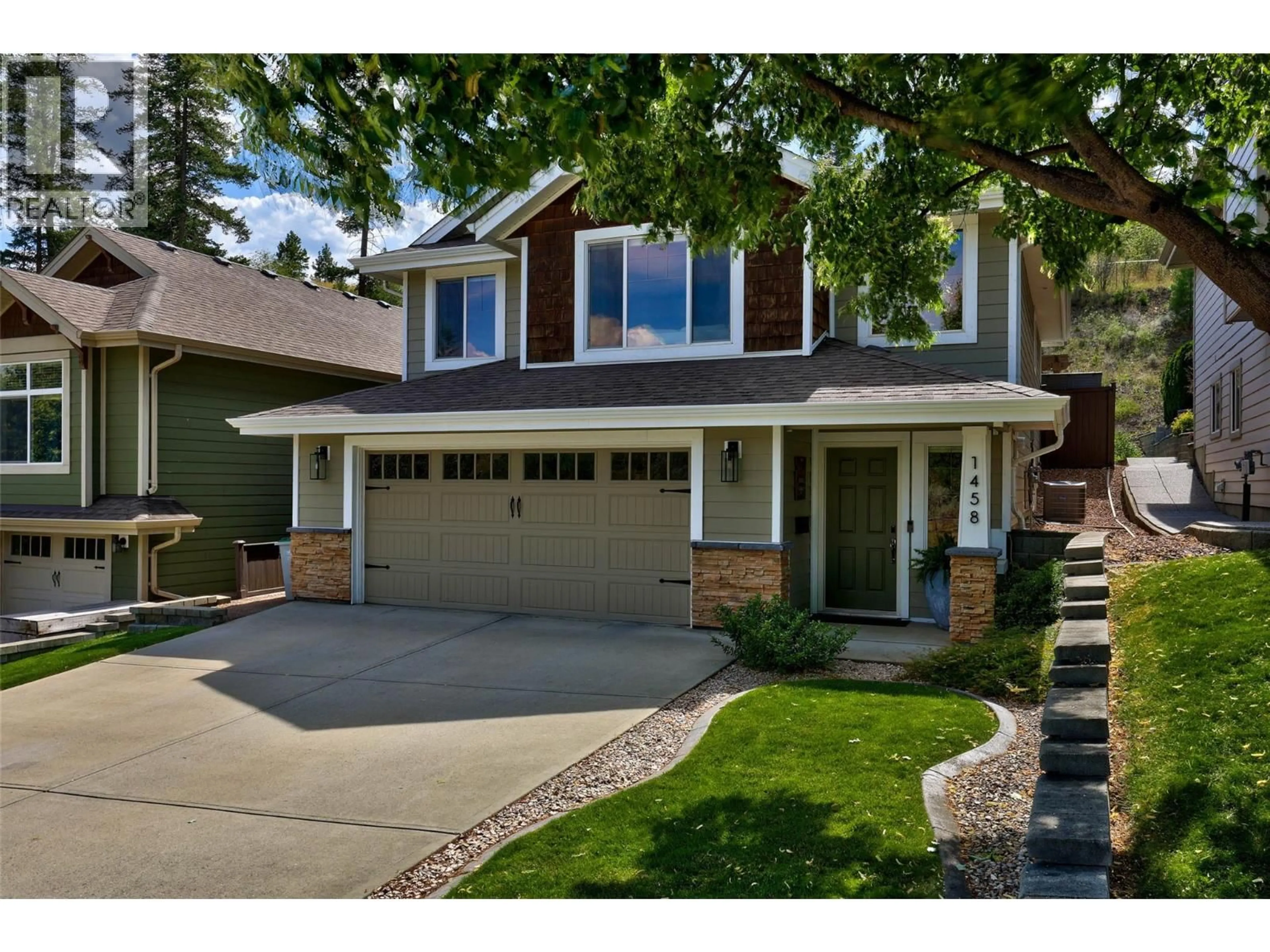 Home with vinyl exterior material, street for 1458 PACIFIC WAY, Kamloops British Columbia V2E0A4