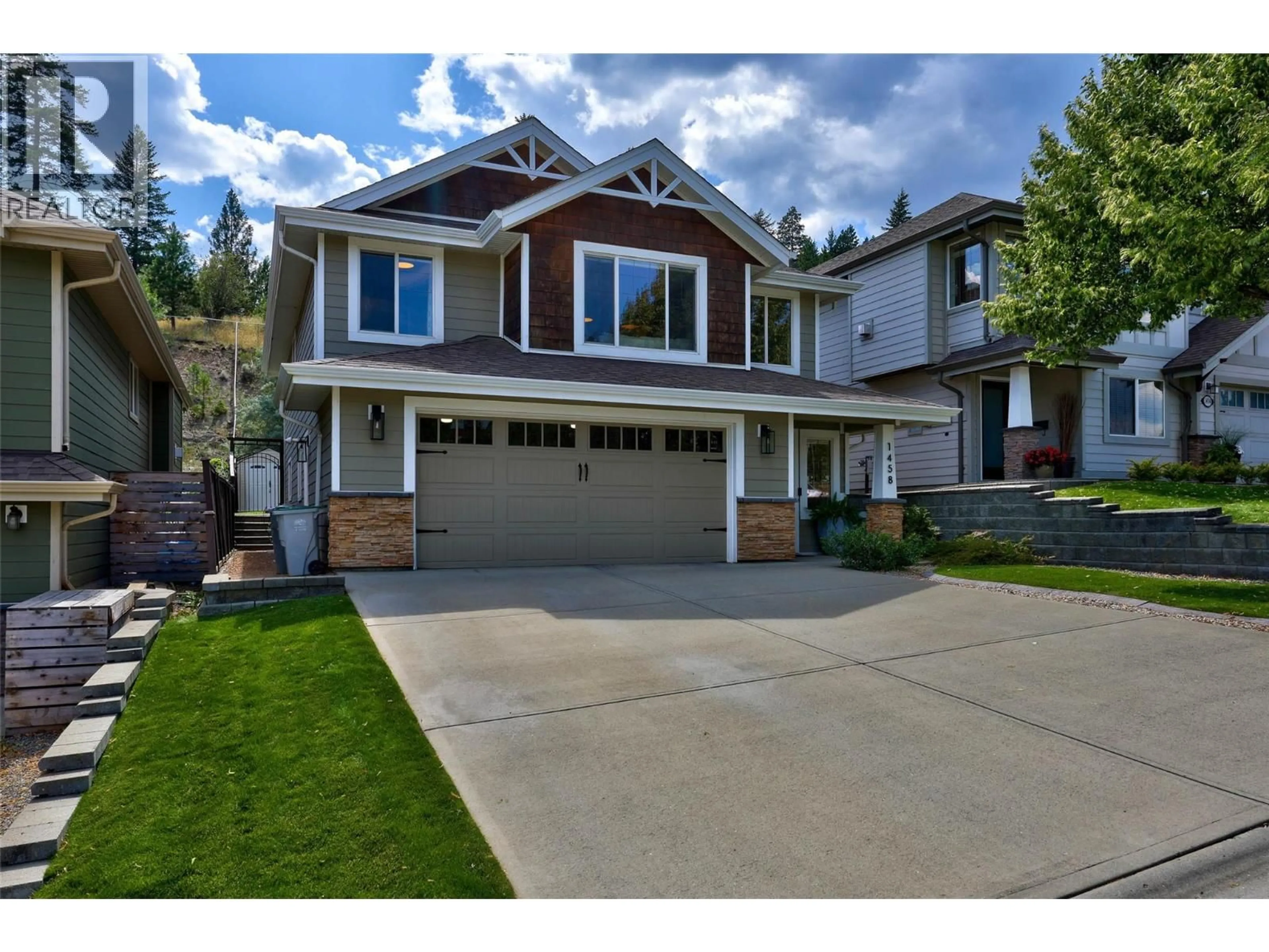 Home with vinyl exterior material, street for 1458 PACIFIC WAY, Kamloops British Columbia V2E0A4