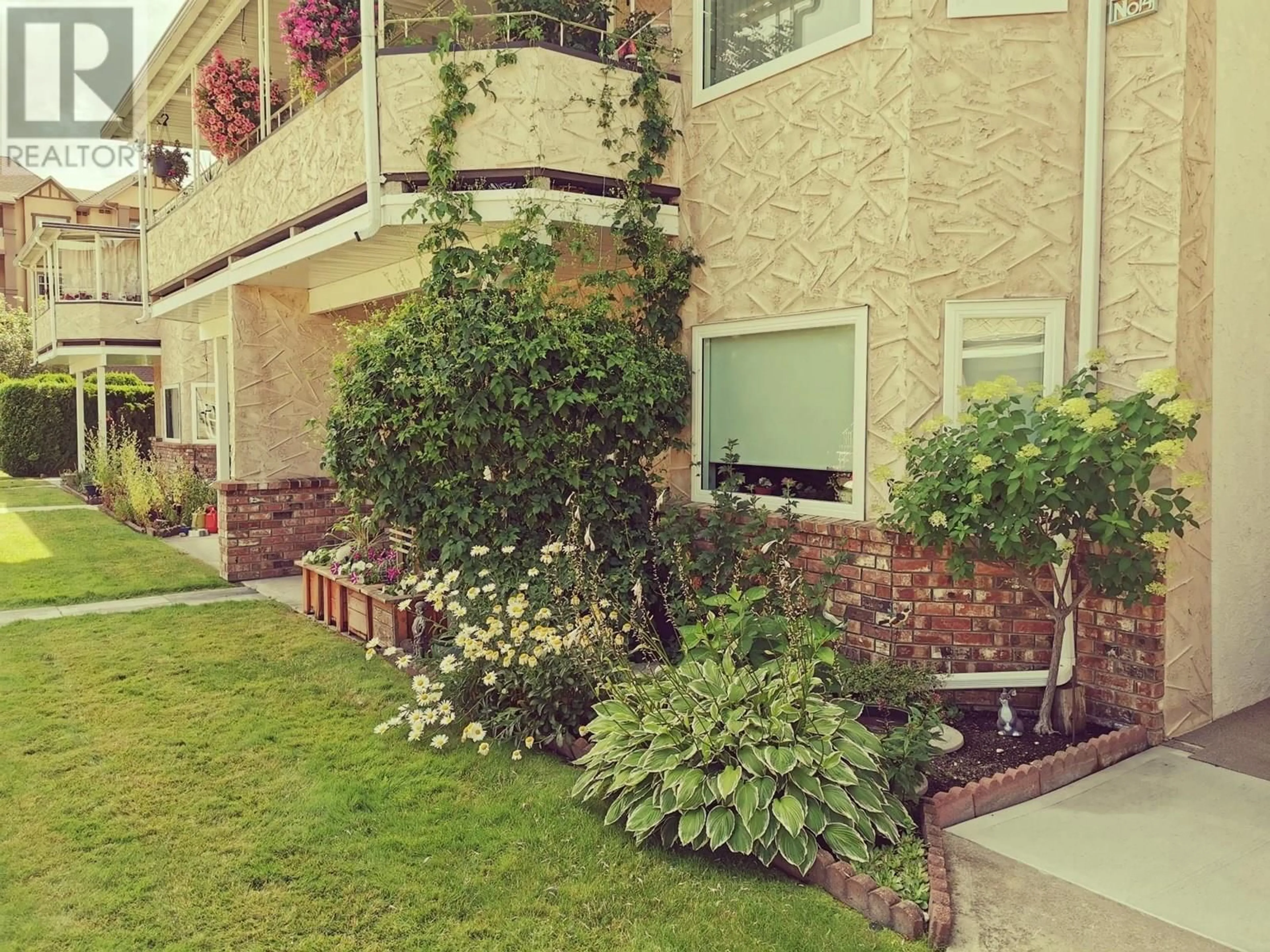 Patio, street for 11 - 13620 VICTORIA ROAD NORTH, Summerland British Columbia V0H1Z0