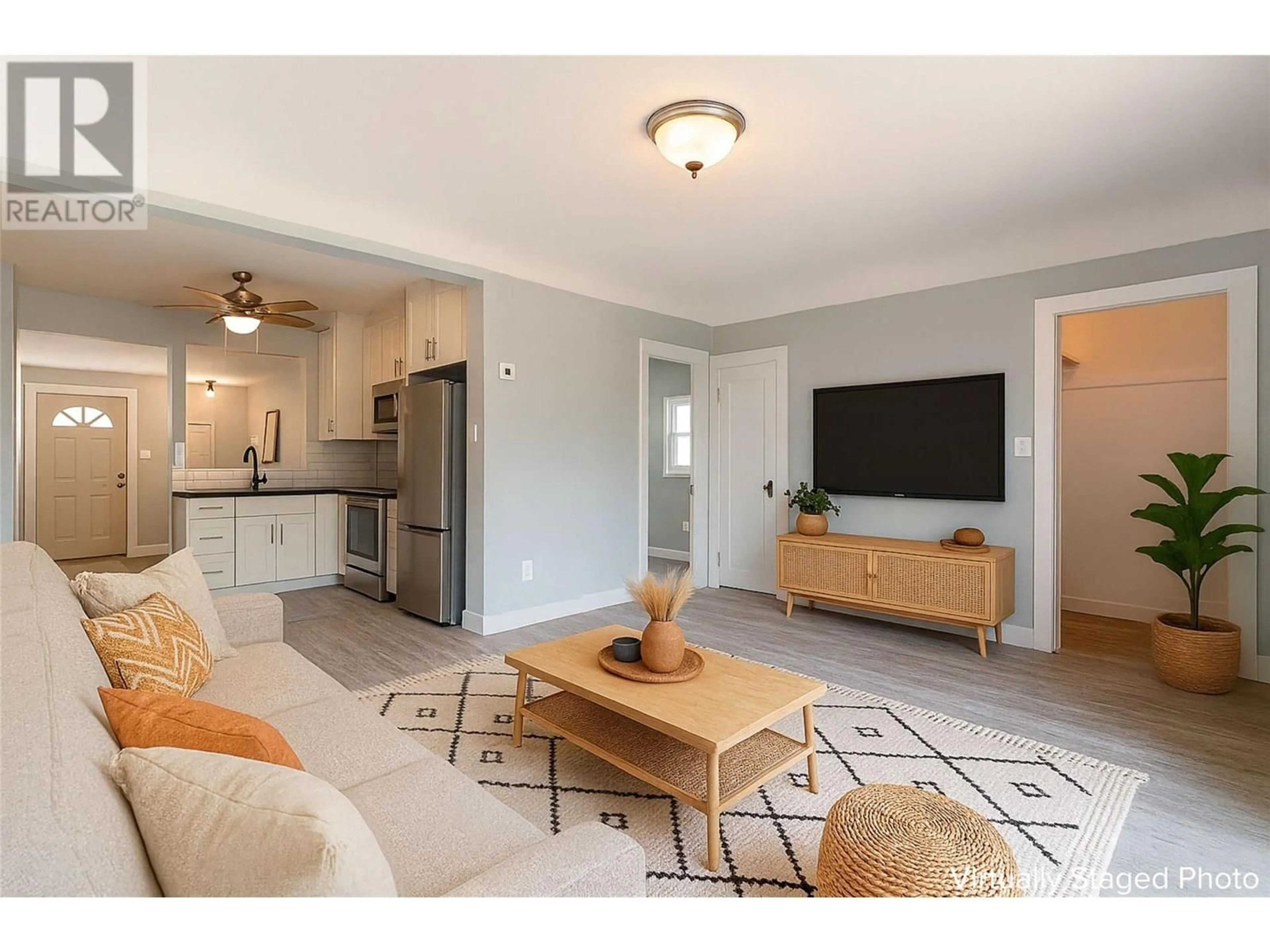 Living room with furniture, unknown for 669 HAYWOOD STREET, Penticton British Columbia V2A4W8