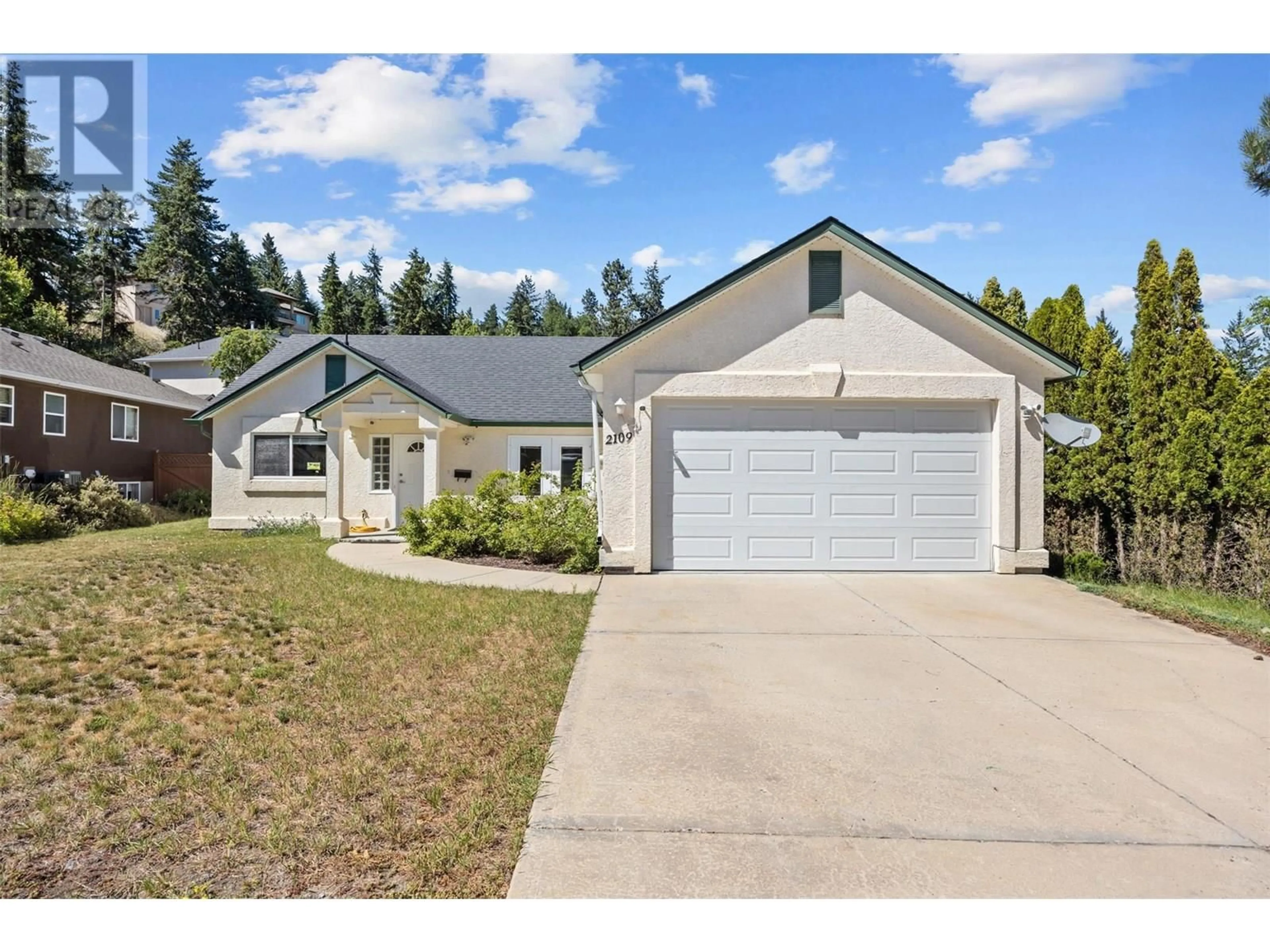 Home with vinyl exterior material, street for 2109 COVINGTON CRESCENT, West Kelowna British Columbia V1Z3M2