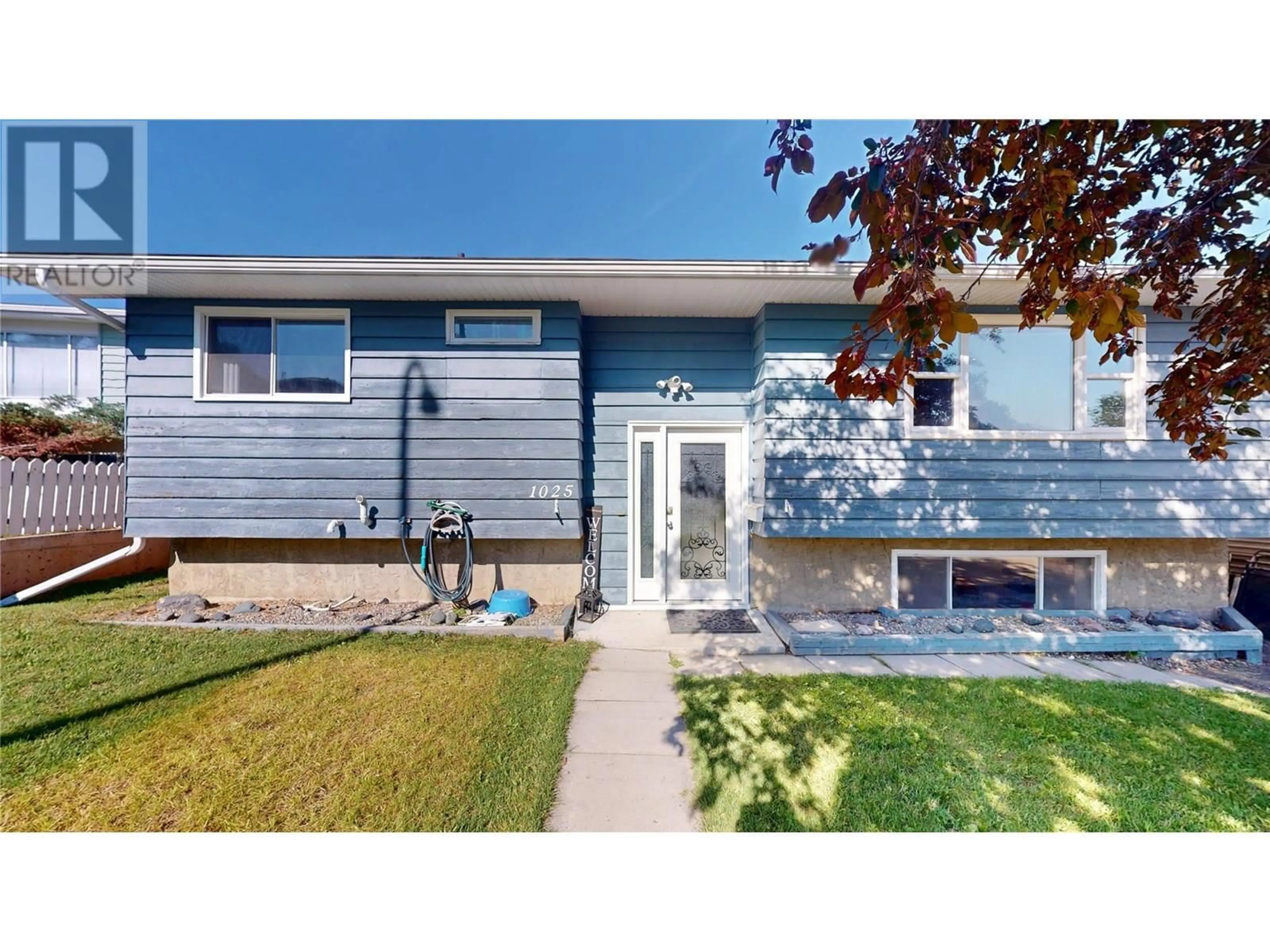Home with vinyl exterior material, street for 1025 18TH AVENUE SOUTH, Cranbrook British Columbia V1C3C7