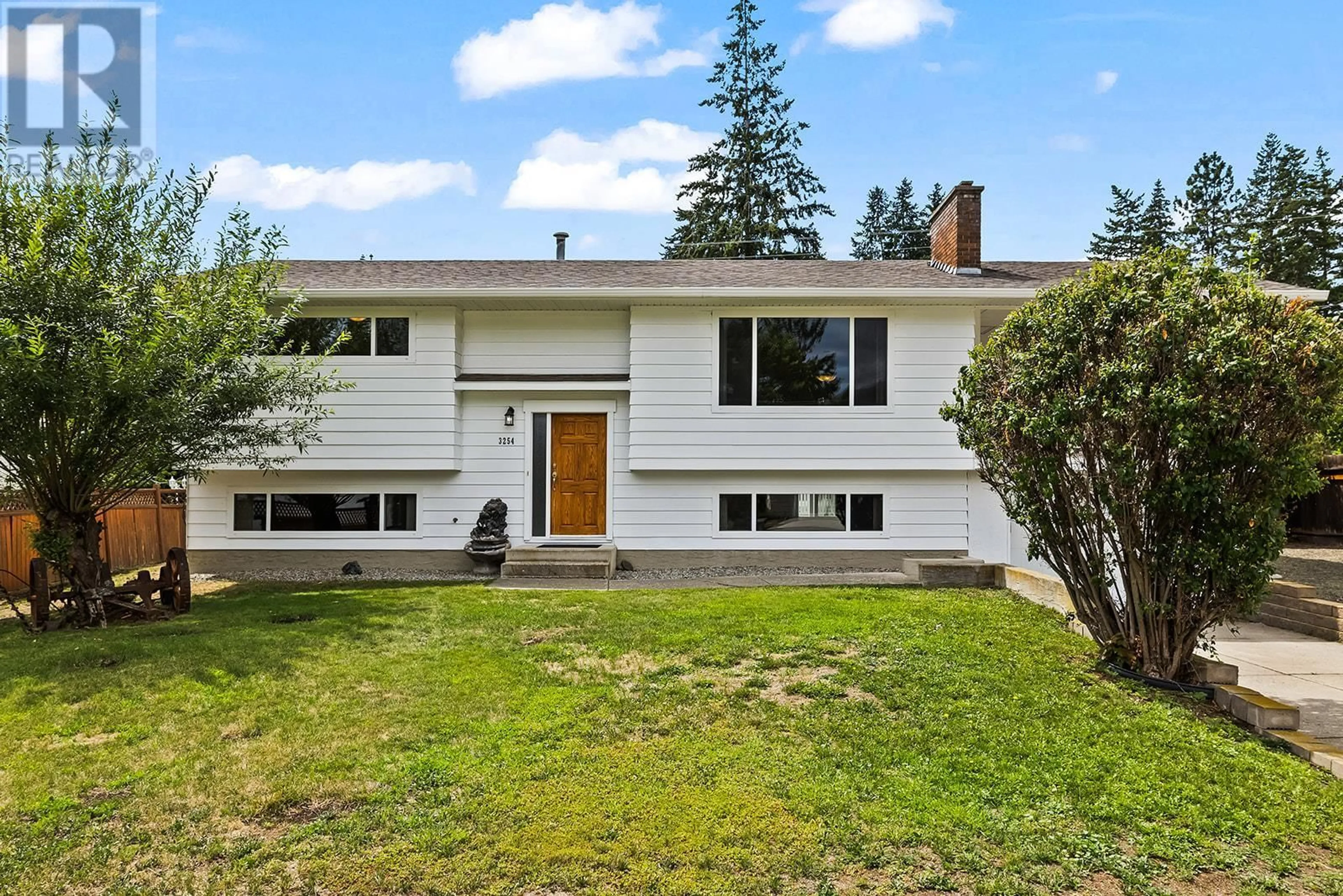 Home with vinyl exterior material, street for 3254 MCGREGOR ROAD, West Kelowna British Columbia V4T1G4