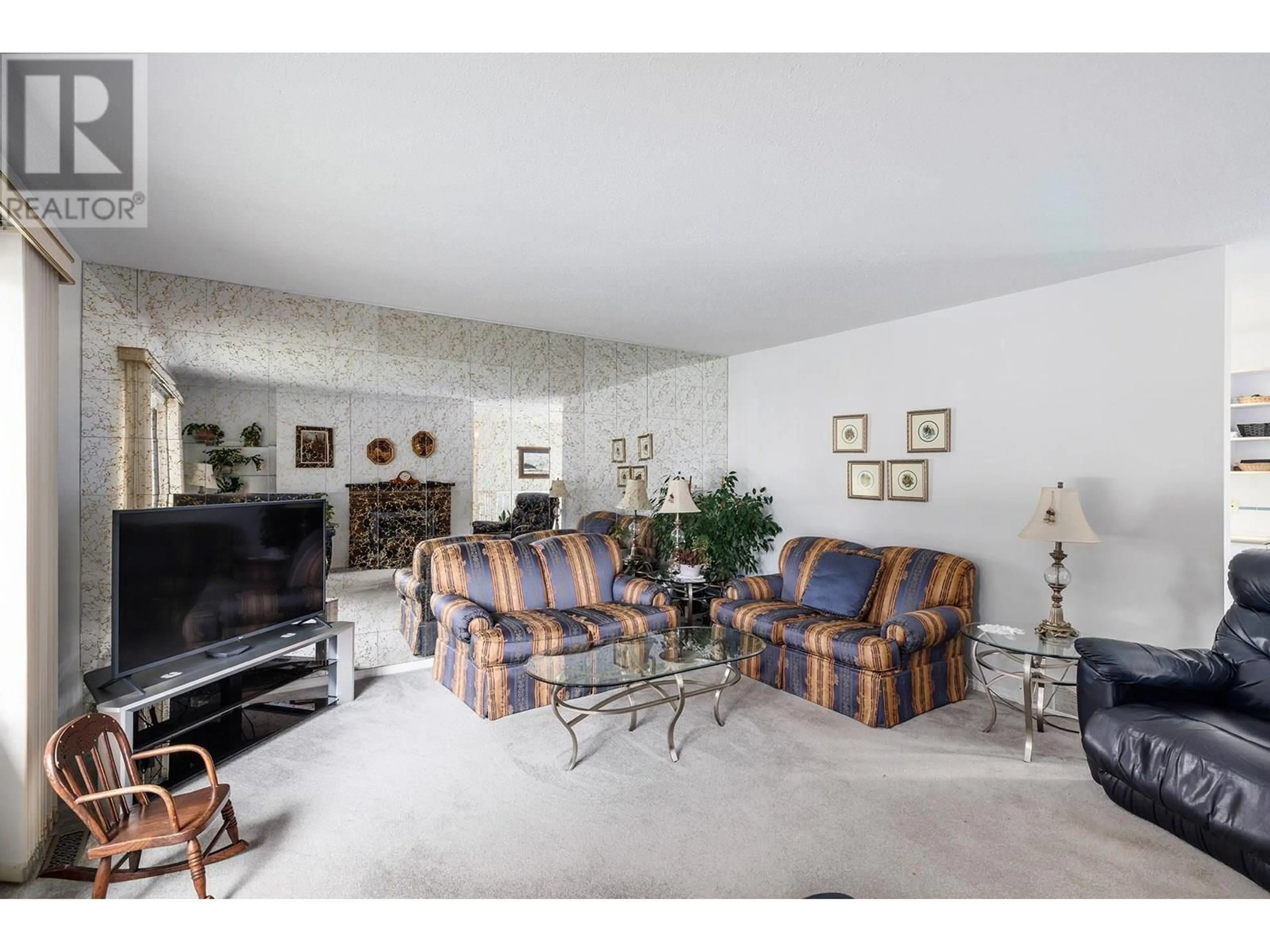 Living room with furniture, unknown for 1285 IRENE ROAD, Kelowna British Columbia V1X4Y1