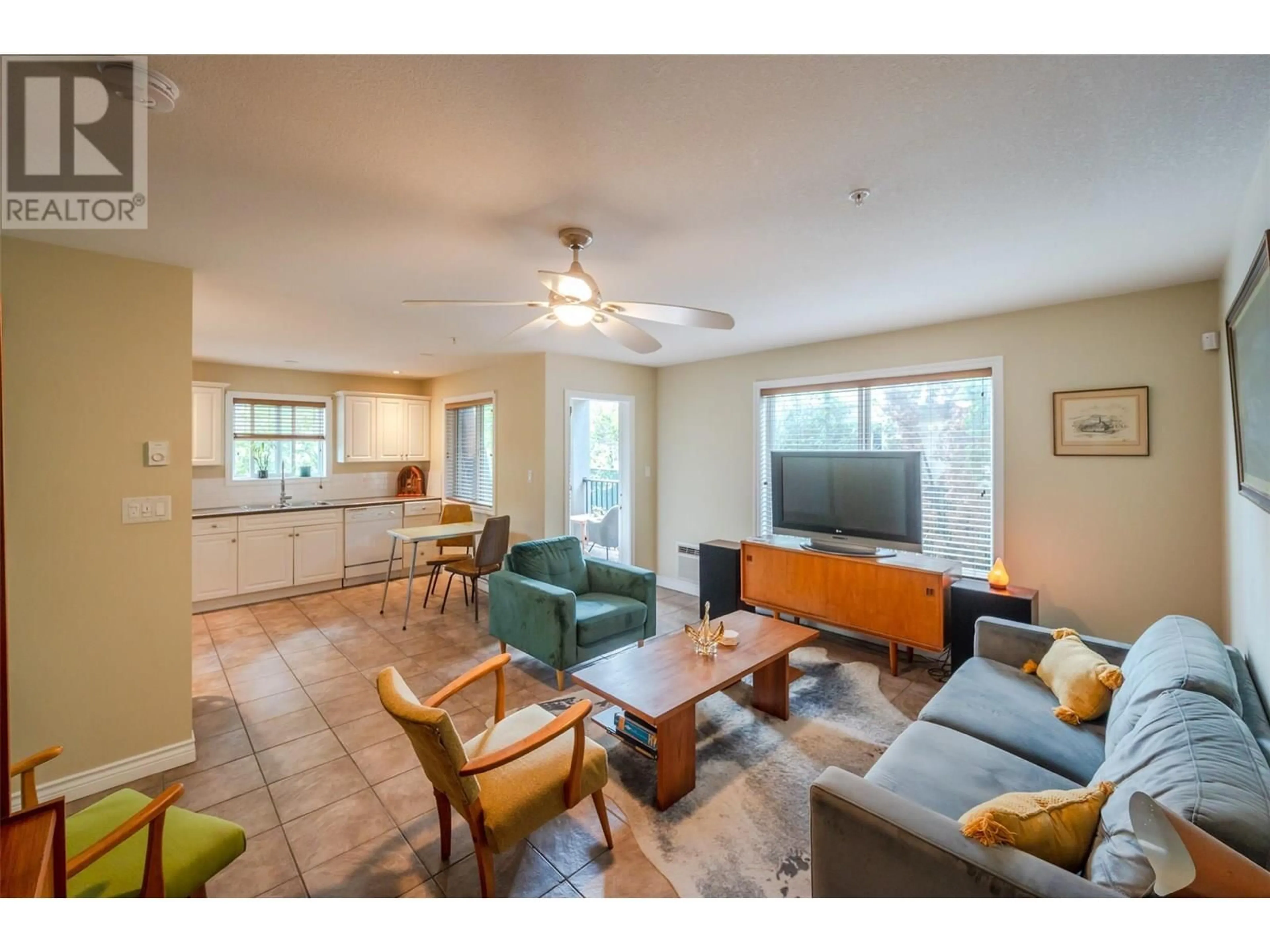 Living room with furniture, unknown for 104 - 764 GOVERNMENT STREET, Penticton British Columbia V2A4T3