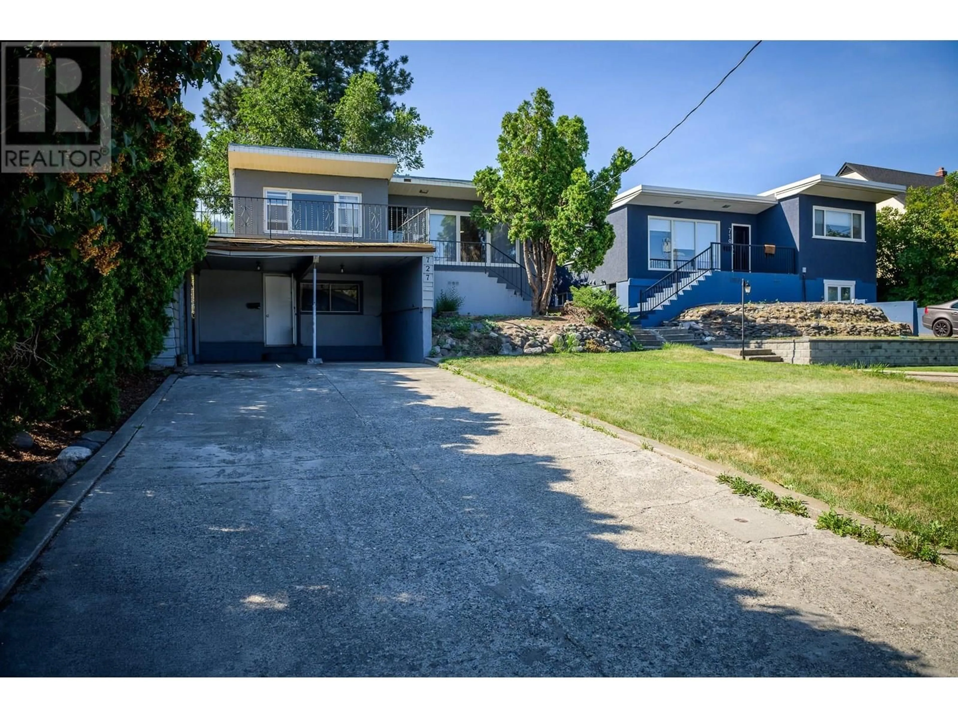A pic from outside/outdoor area/front of a property/back of a property/a pic from drone, street for 727 DOUGLAS STREET, Kamloops British Columbia V2C3C7