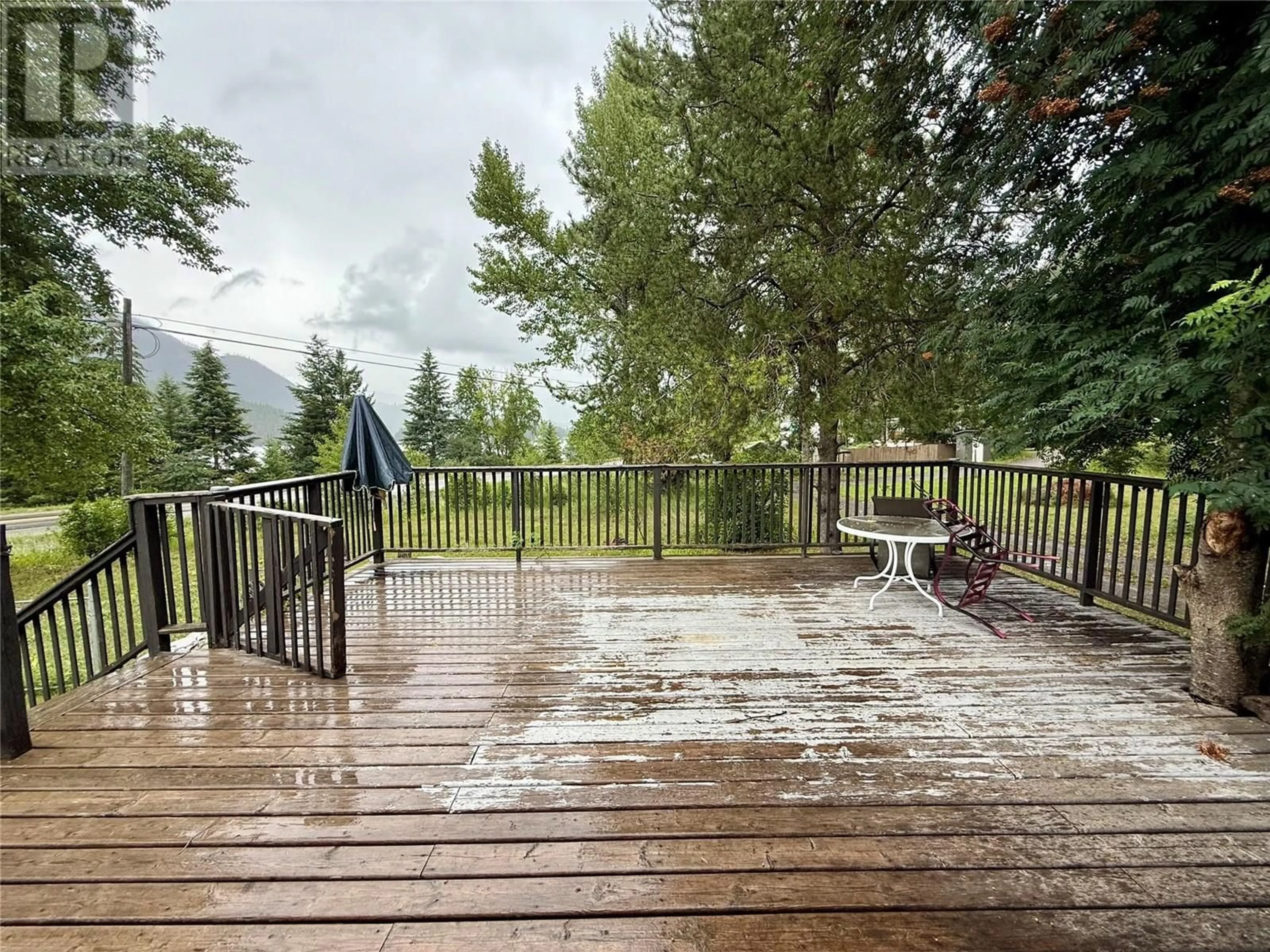 Patio, water/lake/river/ocean view for 3273 ATLANTIC AVENUE, Moyie British Columbia V0B2A0