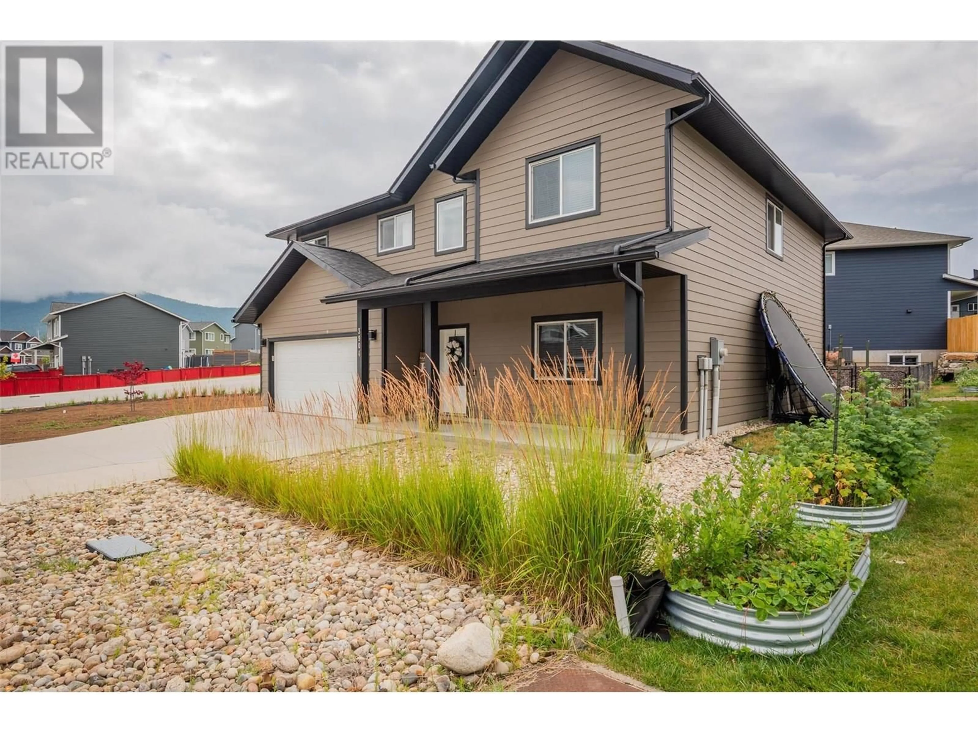 Home with brick exterior material, street for 3904 GRANDVIEW DRIVE, Castlegar British Columbia V1N4X9