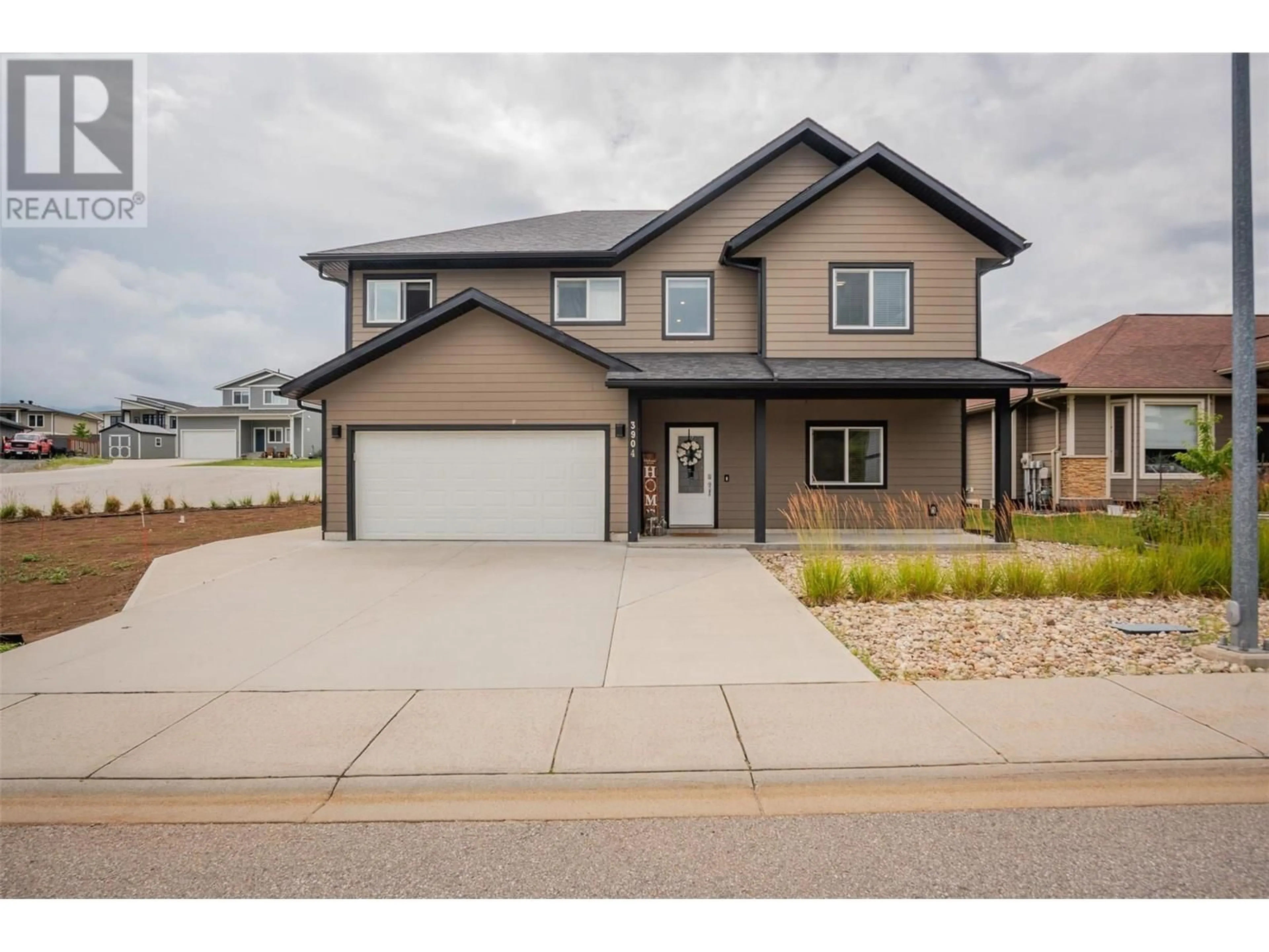 Home with brick exterior material, street for 3904 GRANDVIEW DRIVE, Castlegar British Columbia V1N4X9