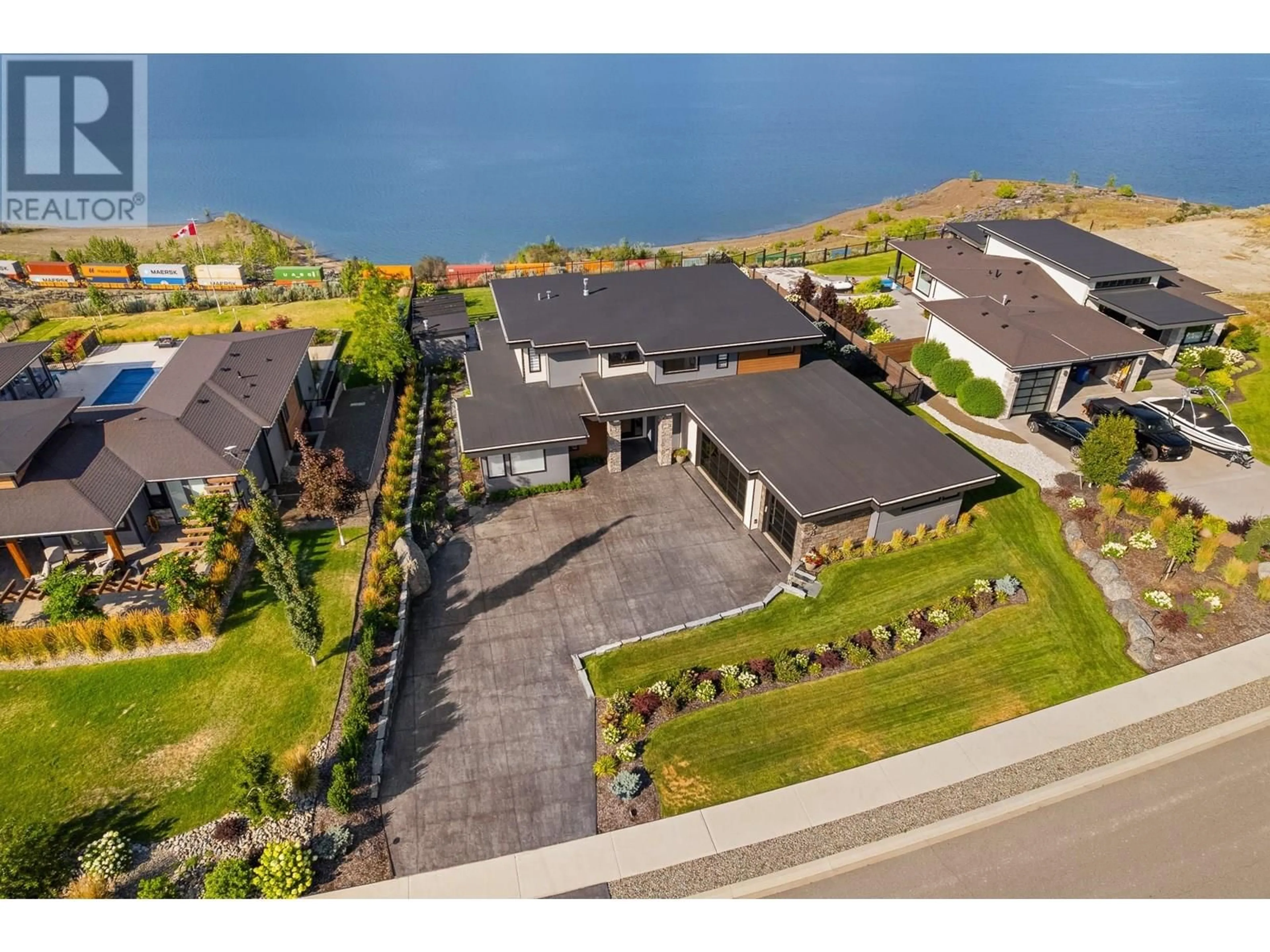 A pic from outside/outdoor area/front of a property/back of a property/a pic from drone, water/lake/river/ocean view for 338 RUE CHEVAL NOIR OTHER, Kamloops British Columbia V1S0G2