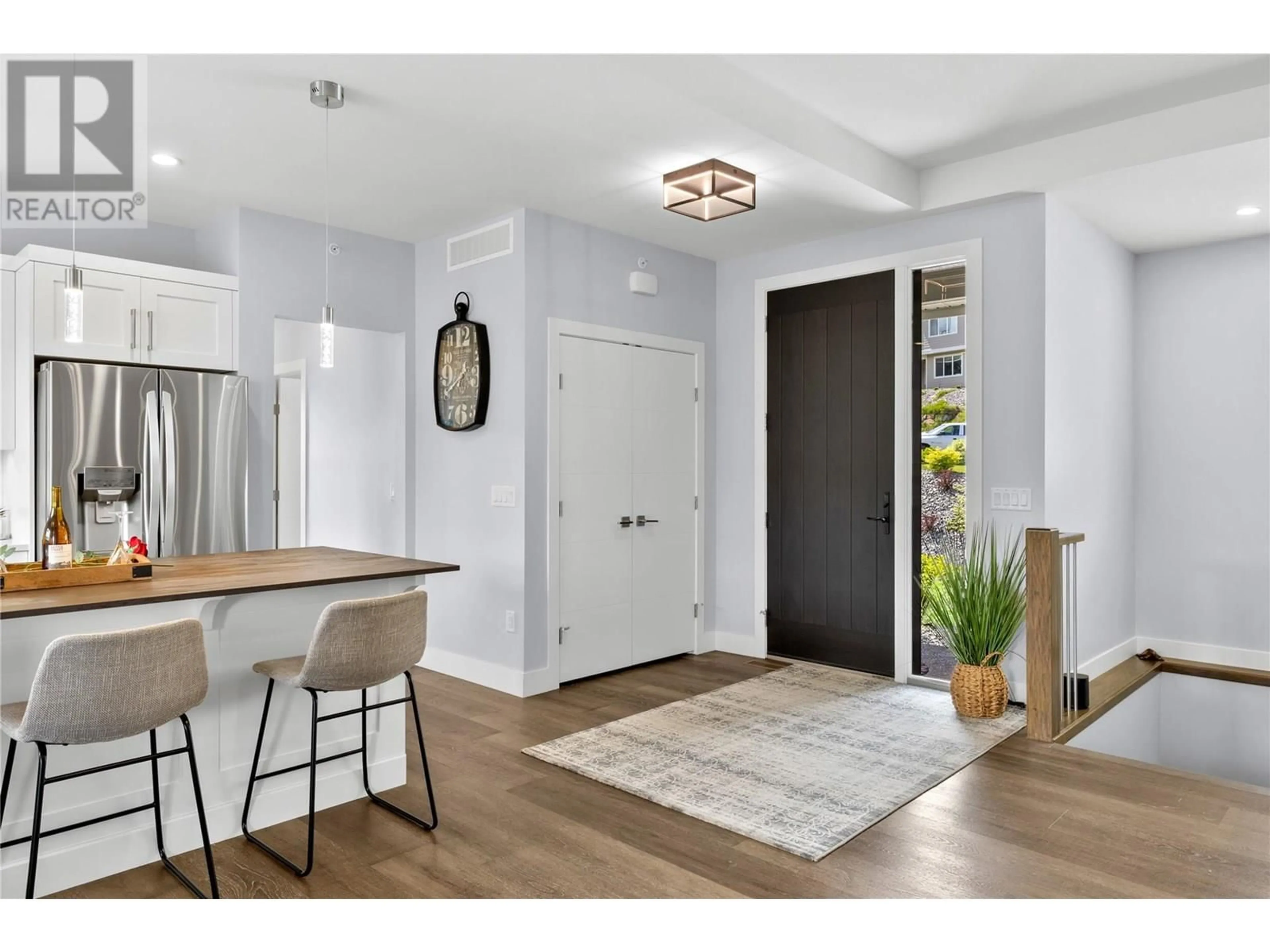 Indoor entryway for 11562 MIDDLETON ROAD SOUTH, Lake Country British Columbia V4V1G6