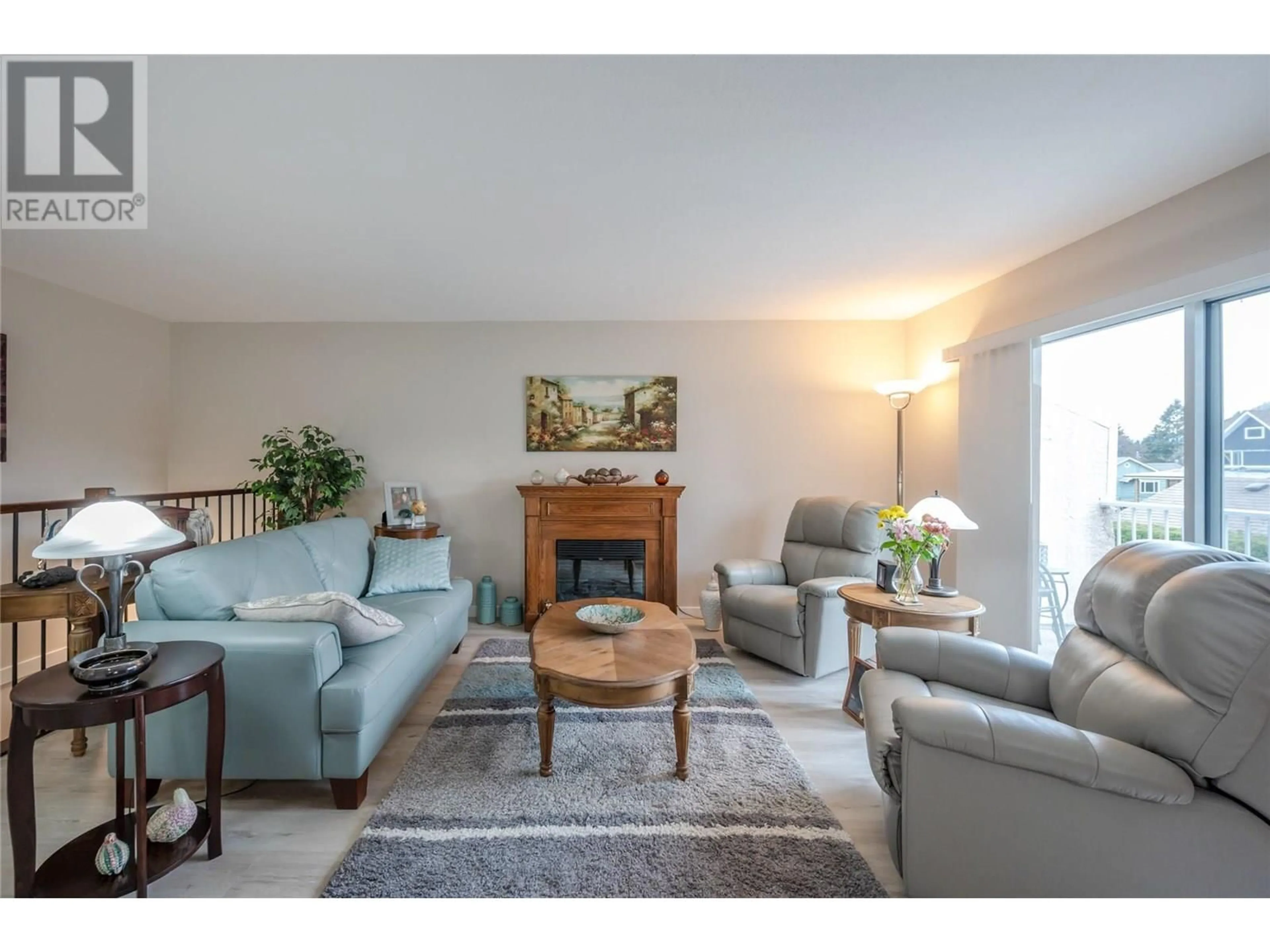 Living room with furniture, unknown for 3 - 14615 VICTORIA ROAD NORTH, Summerland British Columbia V0H1Z5
