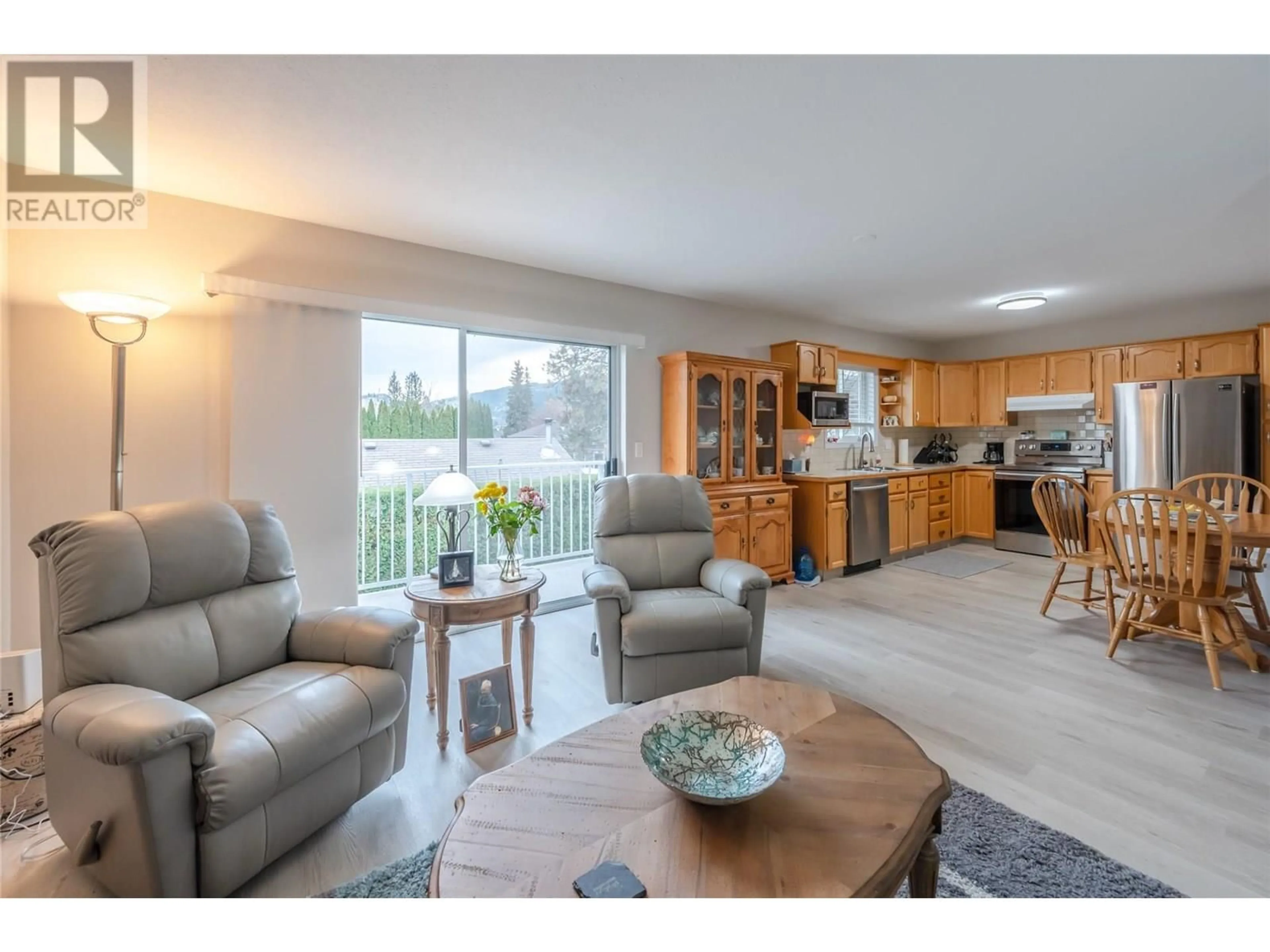 Living room with furniture, unknown for 3 - 14615 VICTORIA ROAD NORTH, Summerland British Columbia V0H1Z5