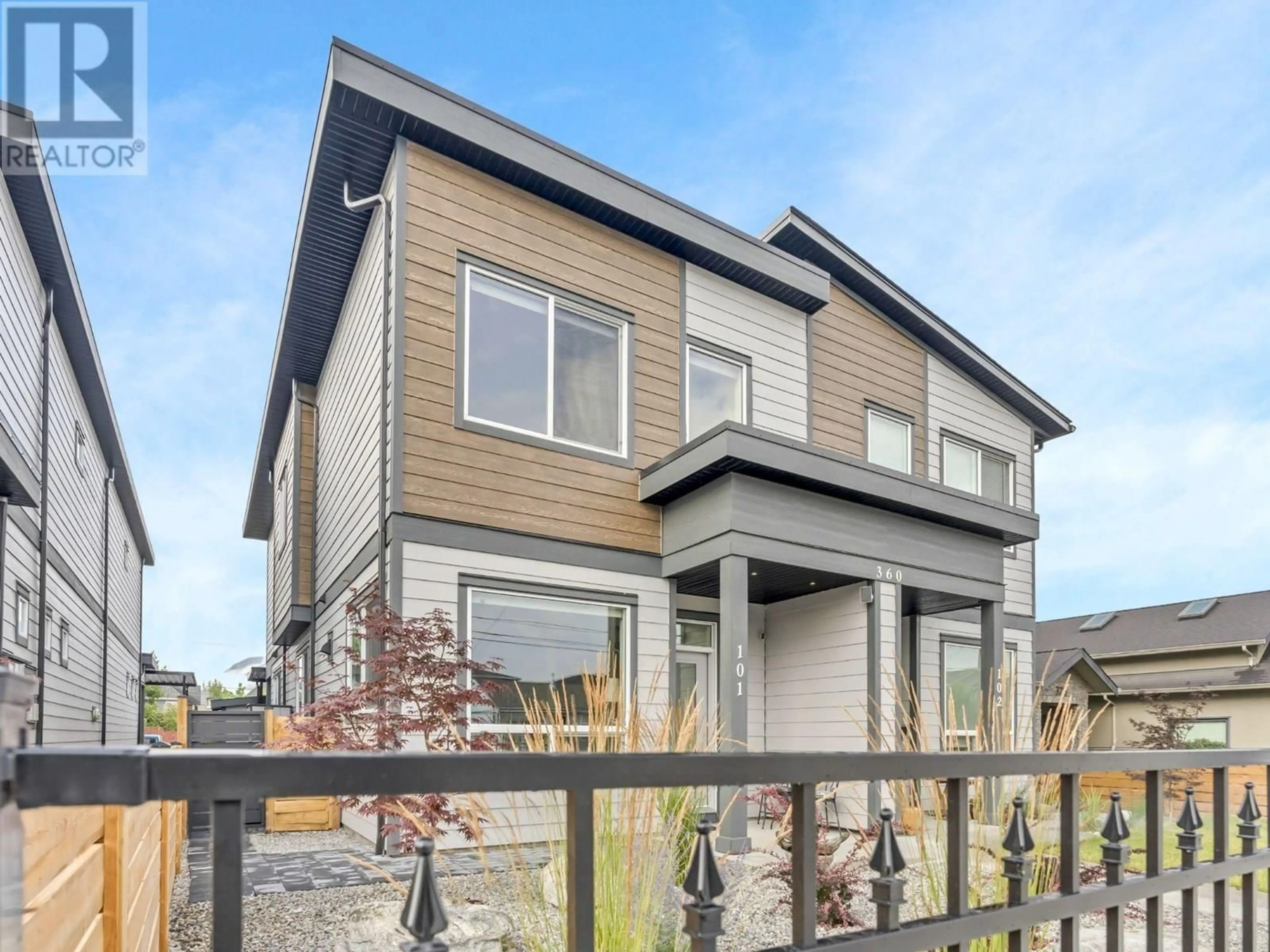 Home with vinyl exterior material, street for 101 - 360 DOUGLAS AVENUE, Penticton British Columbia V2A2V2