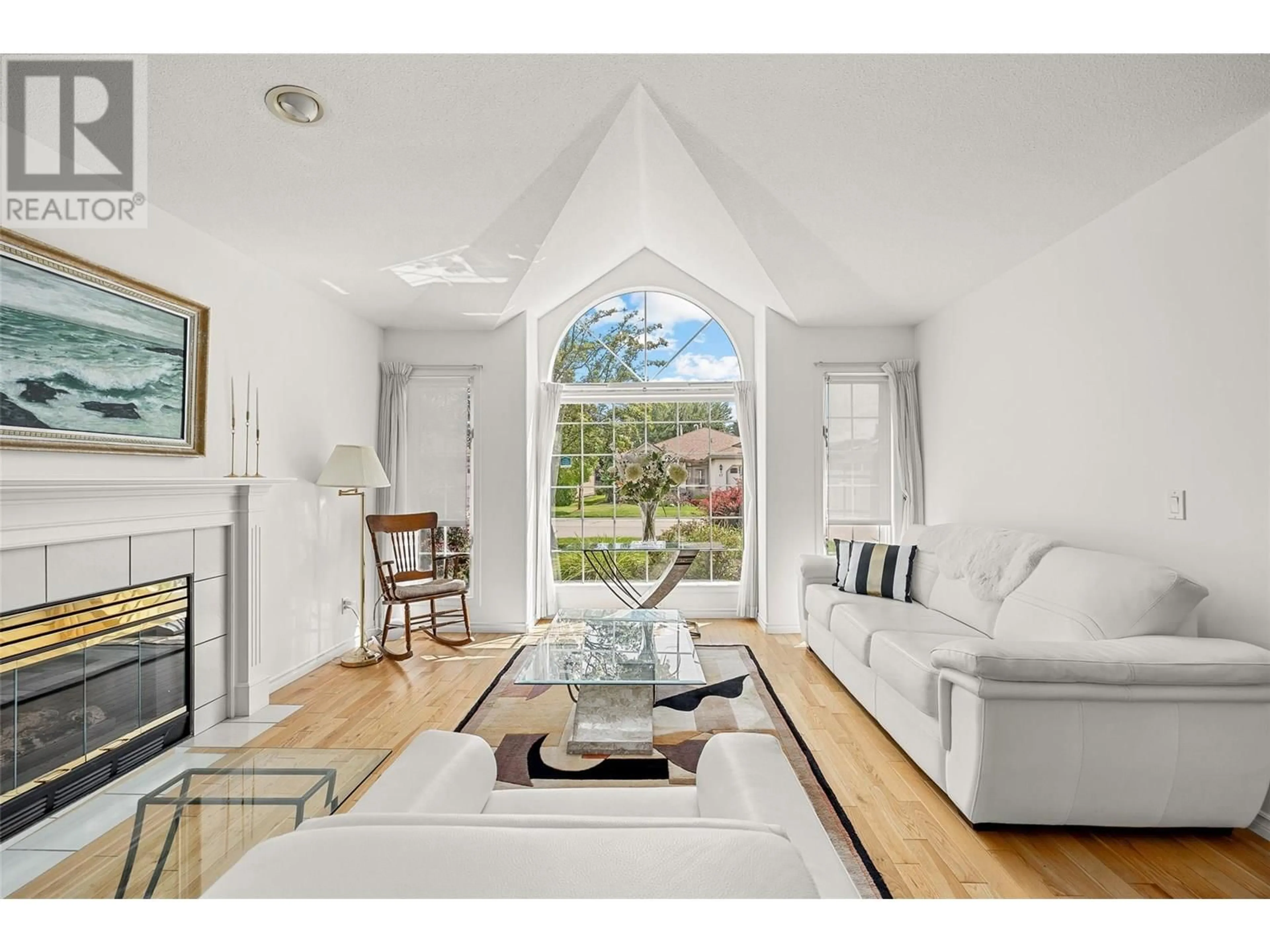 Living room with furniture, unknown for 48 - 1201 CAMERON AVENUE, Kelowna British Columbia V1W3R9