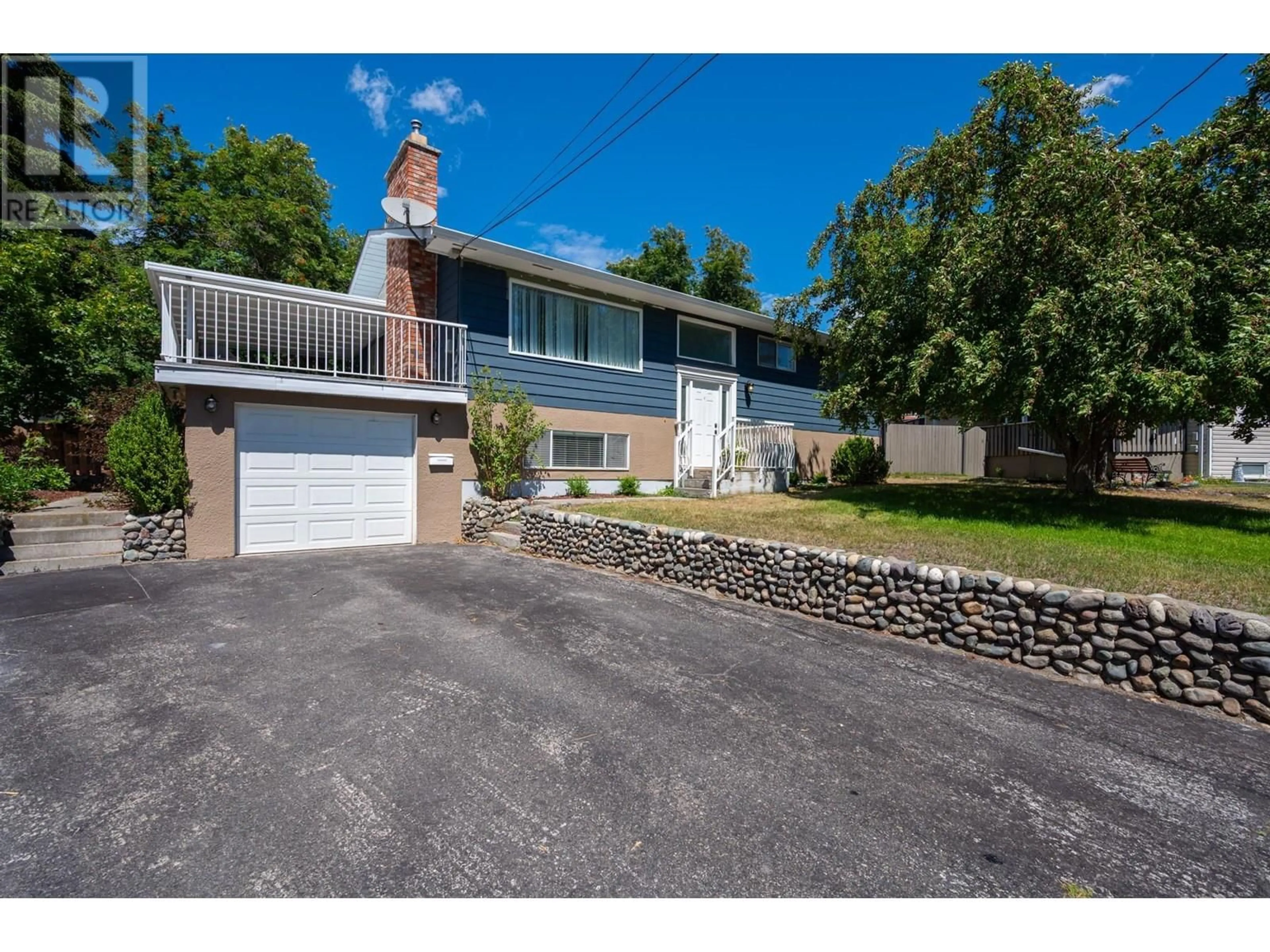 A pic from outside/outdoor area/front of a property/back of a property/a pic from drone, street for 3363 BOYD AVENUE, Merritt British Columbia V1K1J3