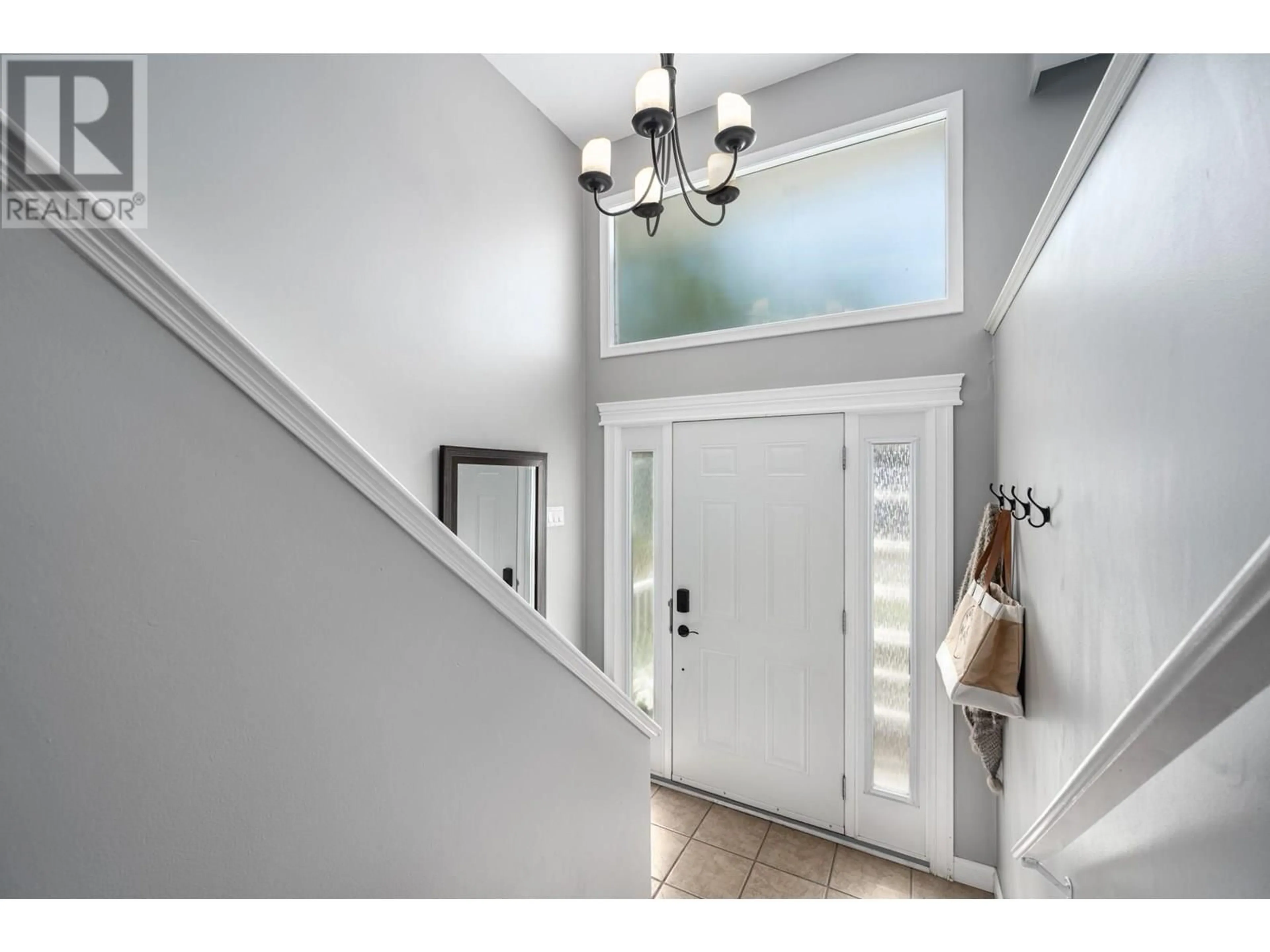 Indoor entryway for 3363 BOYD AVENUE, Merritt British Columbia V1K1J3