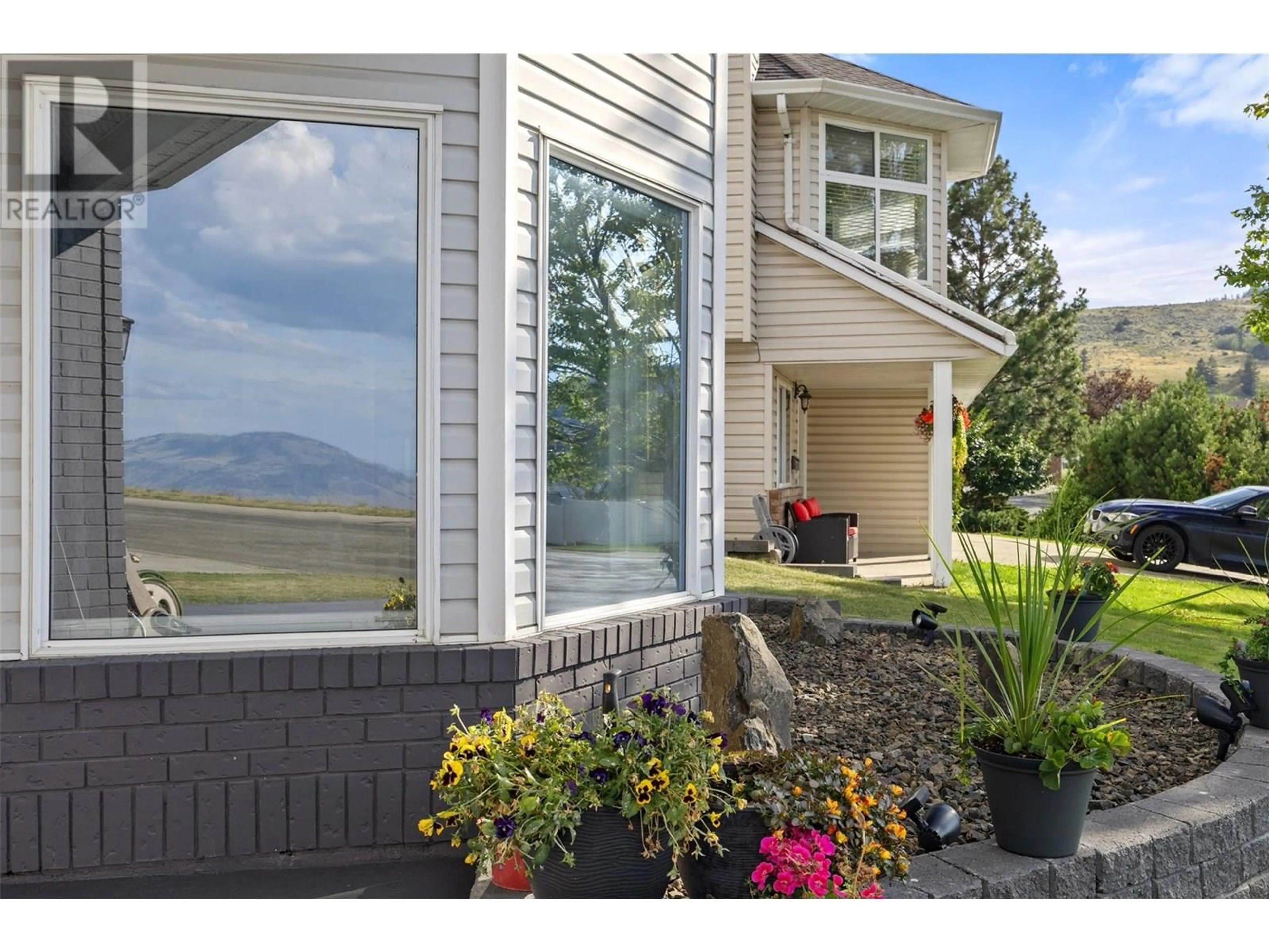 Home with vinyl exterior material, mountain view for 2271 GARYMEDE DRIVE DRIVE, Kamloops British Columbia V1S1P3