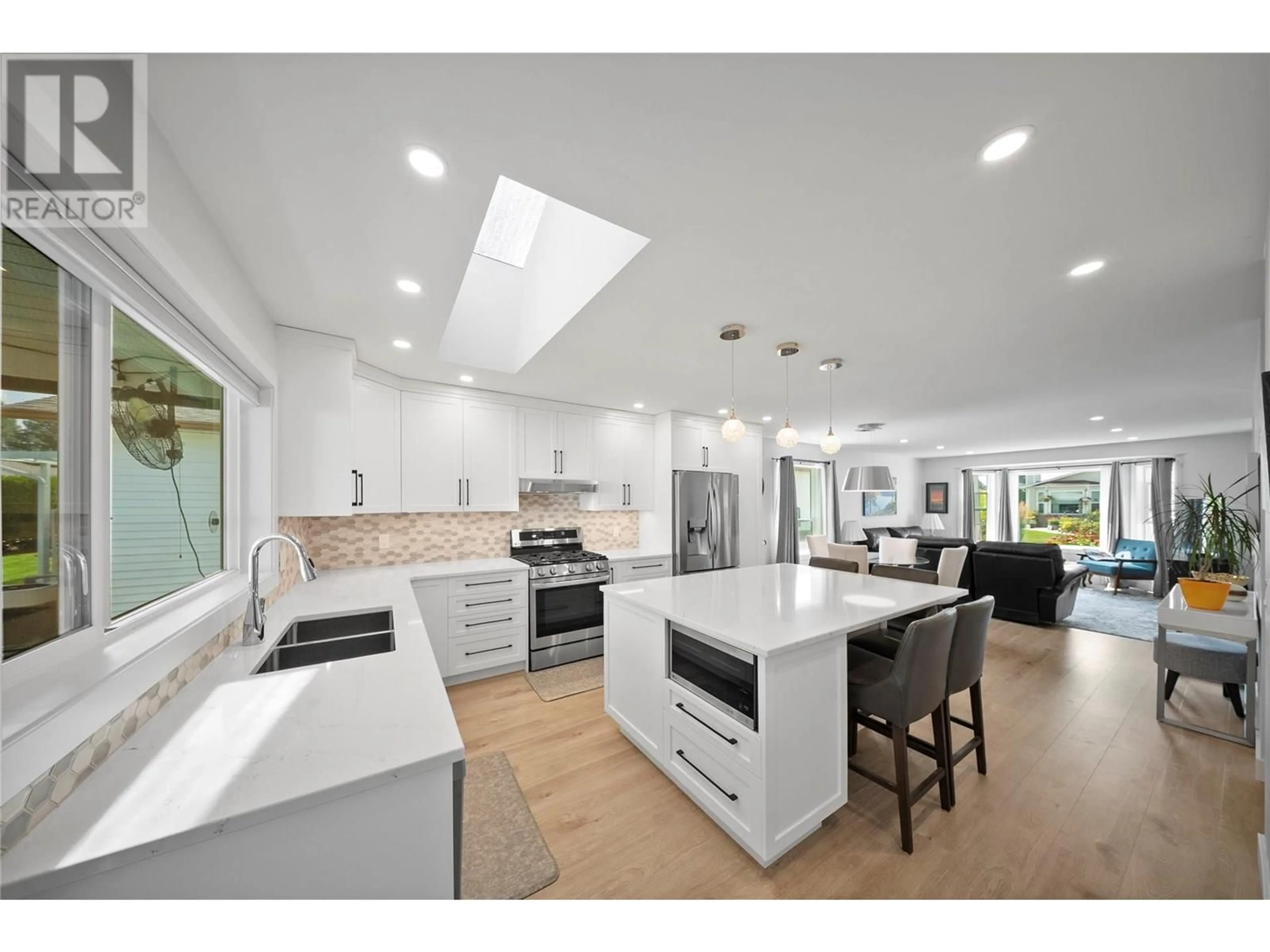 Open concept kitchen, unknown for 567 - 1255 RAYMER AVENUE, Kelowna British Columbia V1W3S3