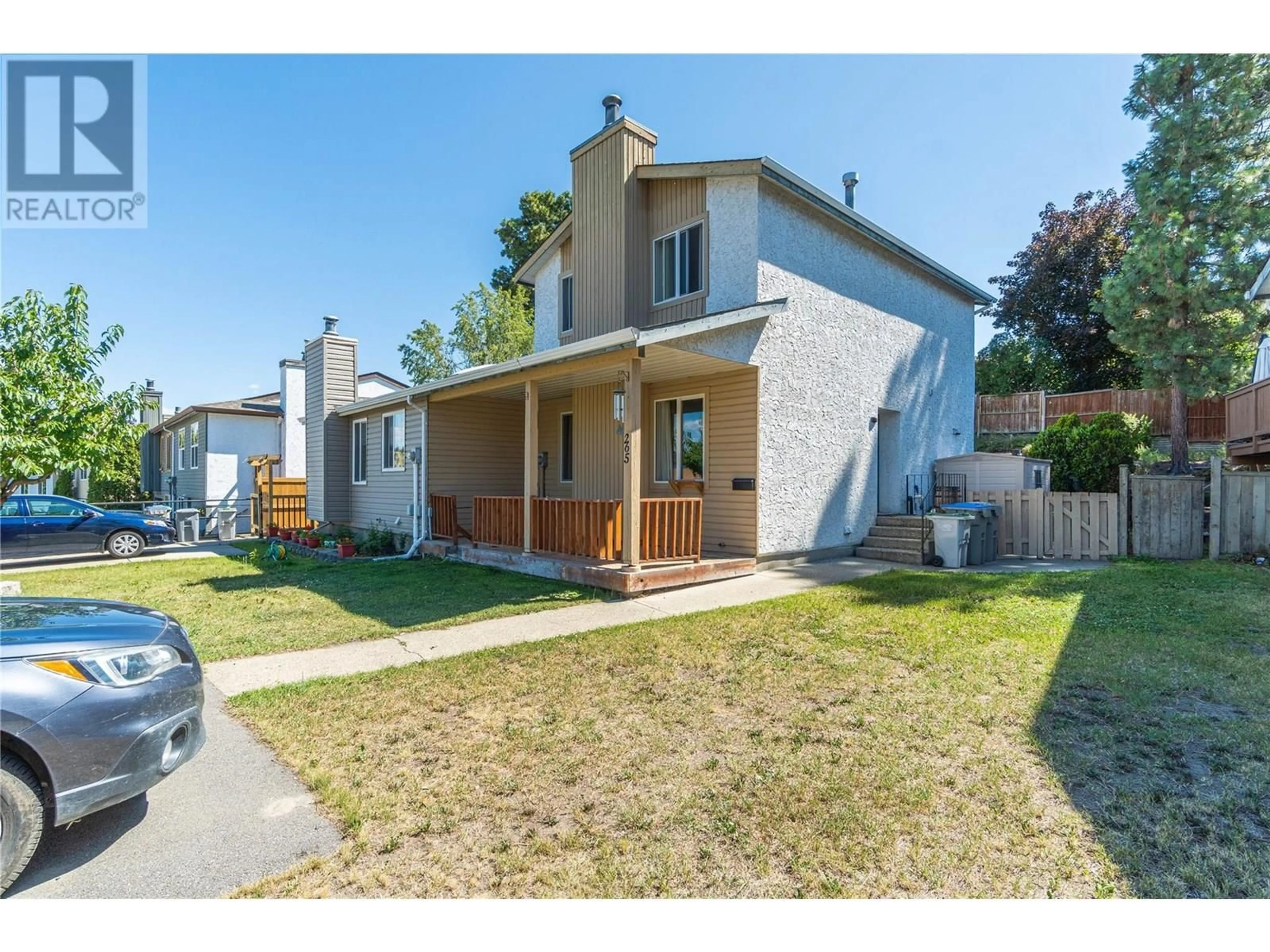 A pic from outside/outdoor area/front of a property/back of a property/a pic from drone, street for 265 HOLLYBURN DRIVE, Kamloops British Columbia V2E1Y9