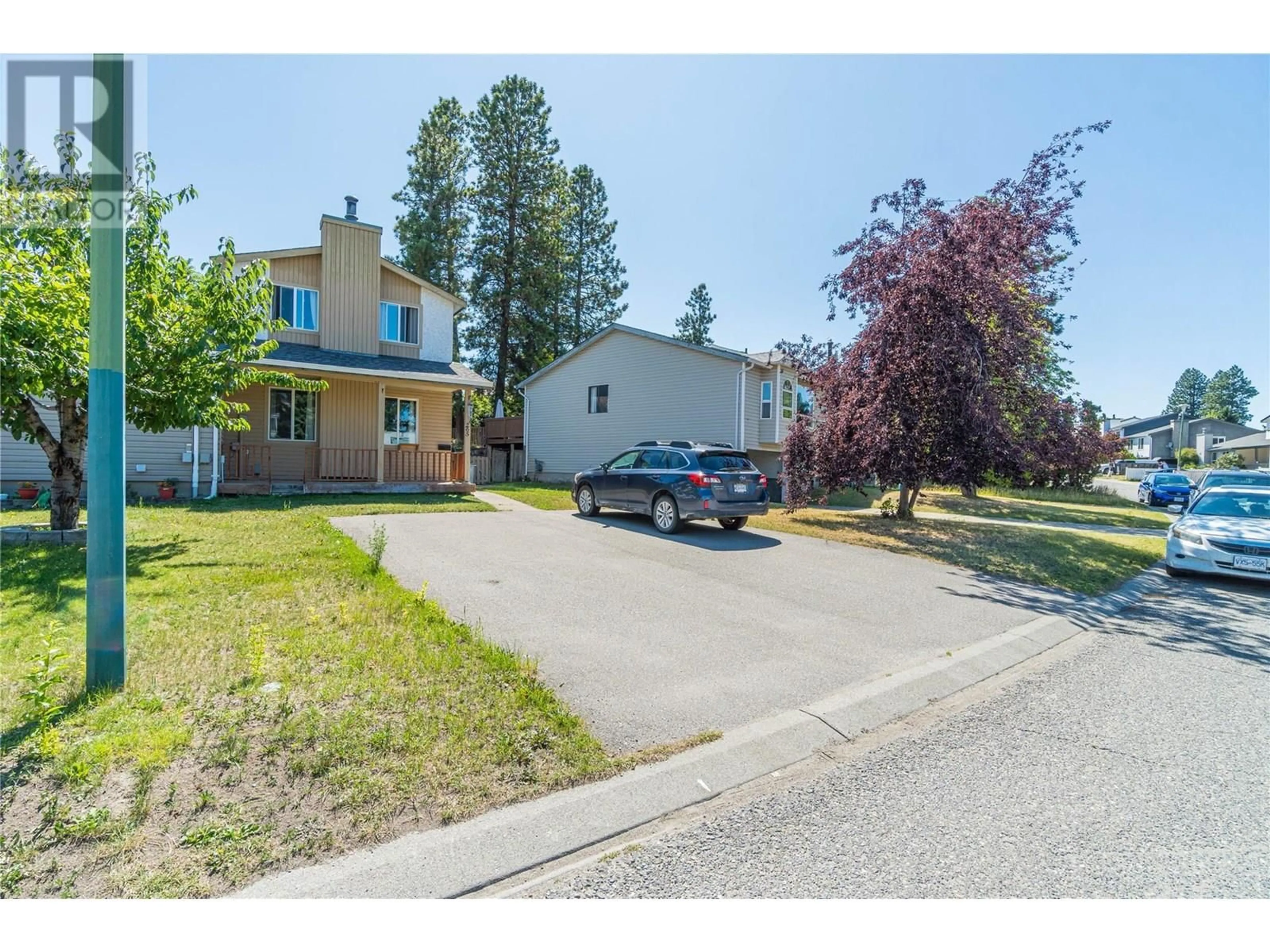 A pic from outside/outdoor area/front of a property/back of a property/a pic from drone, street for 265 HOLLYBURN DRIVE, Kamloops British Columbia V2E1Y9