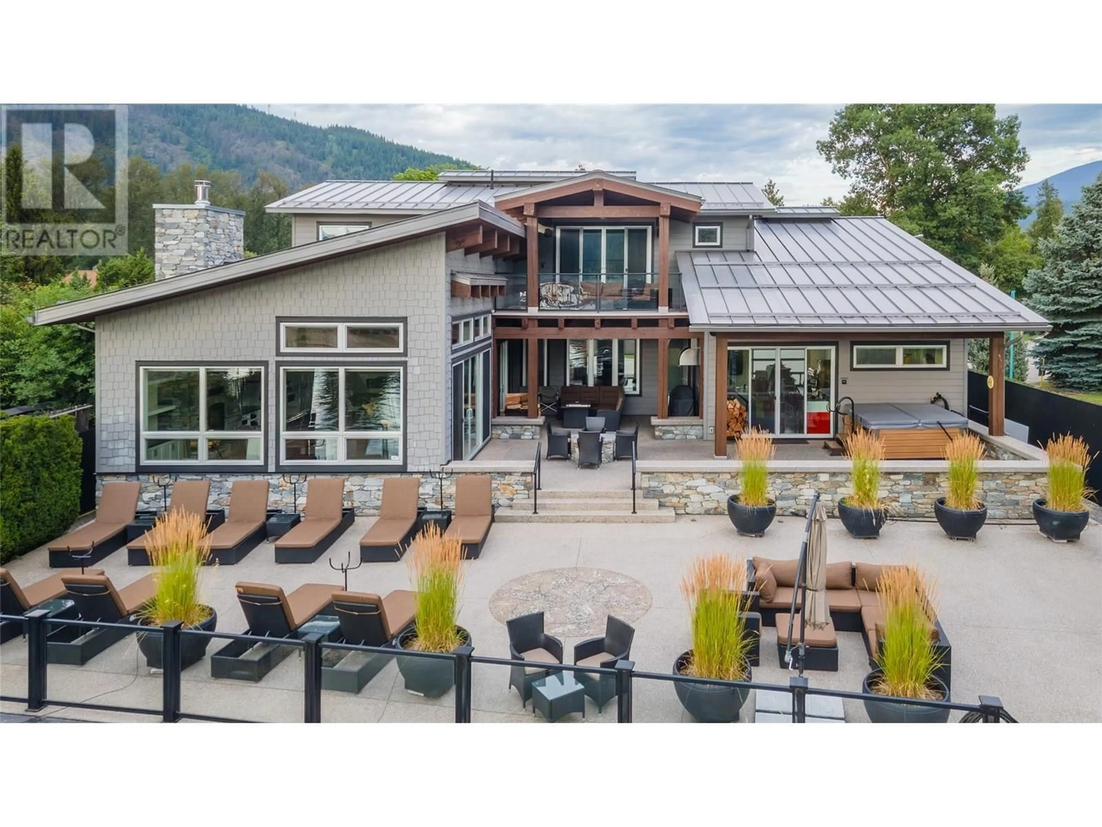 Patio, mountain view for 1420 SILVER SANDS ROAD, Sicamous British Columbia V0E2V4