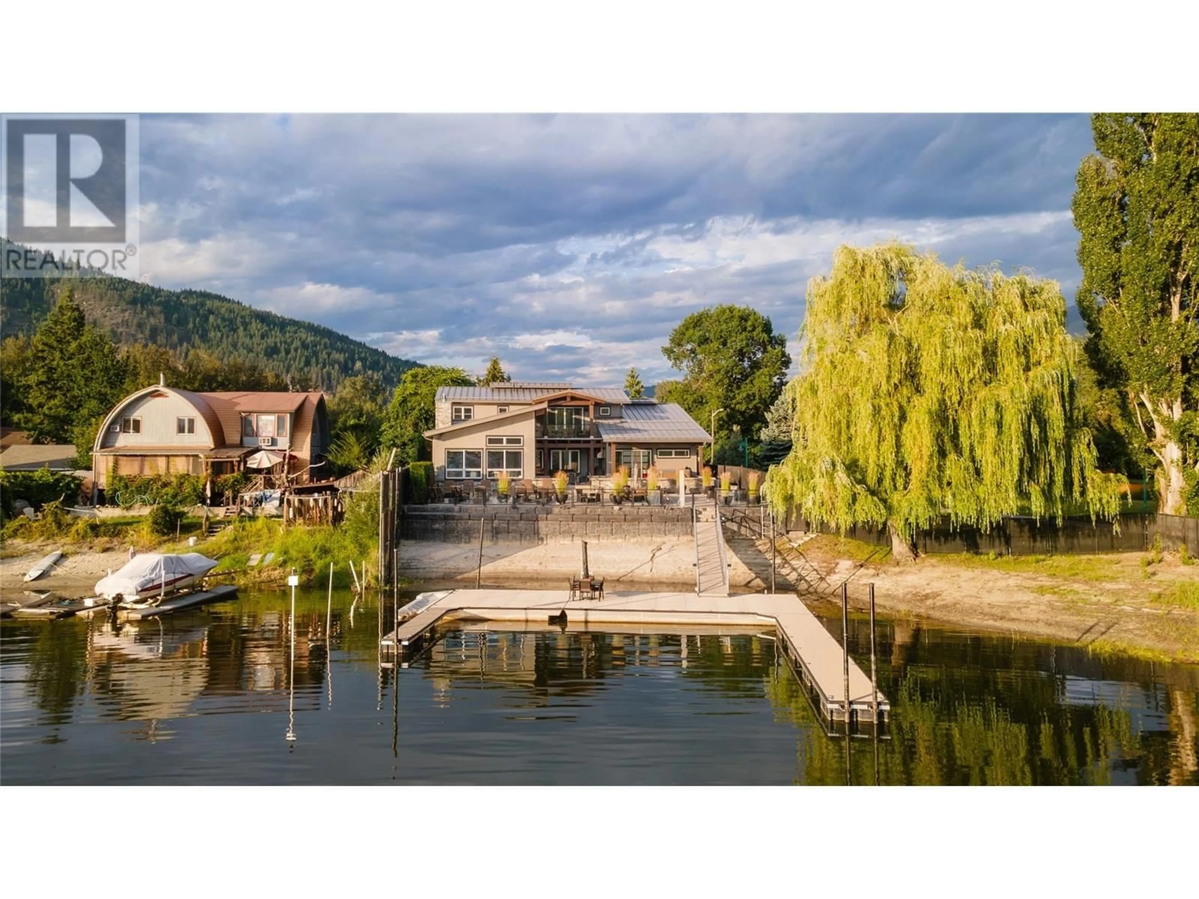 Blurry image for 1420 SILVER SANDS ROAD, Sicamous British Columbia V0E2V4