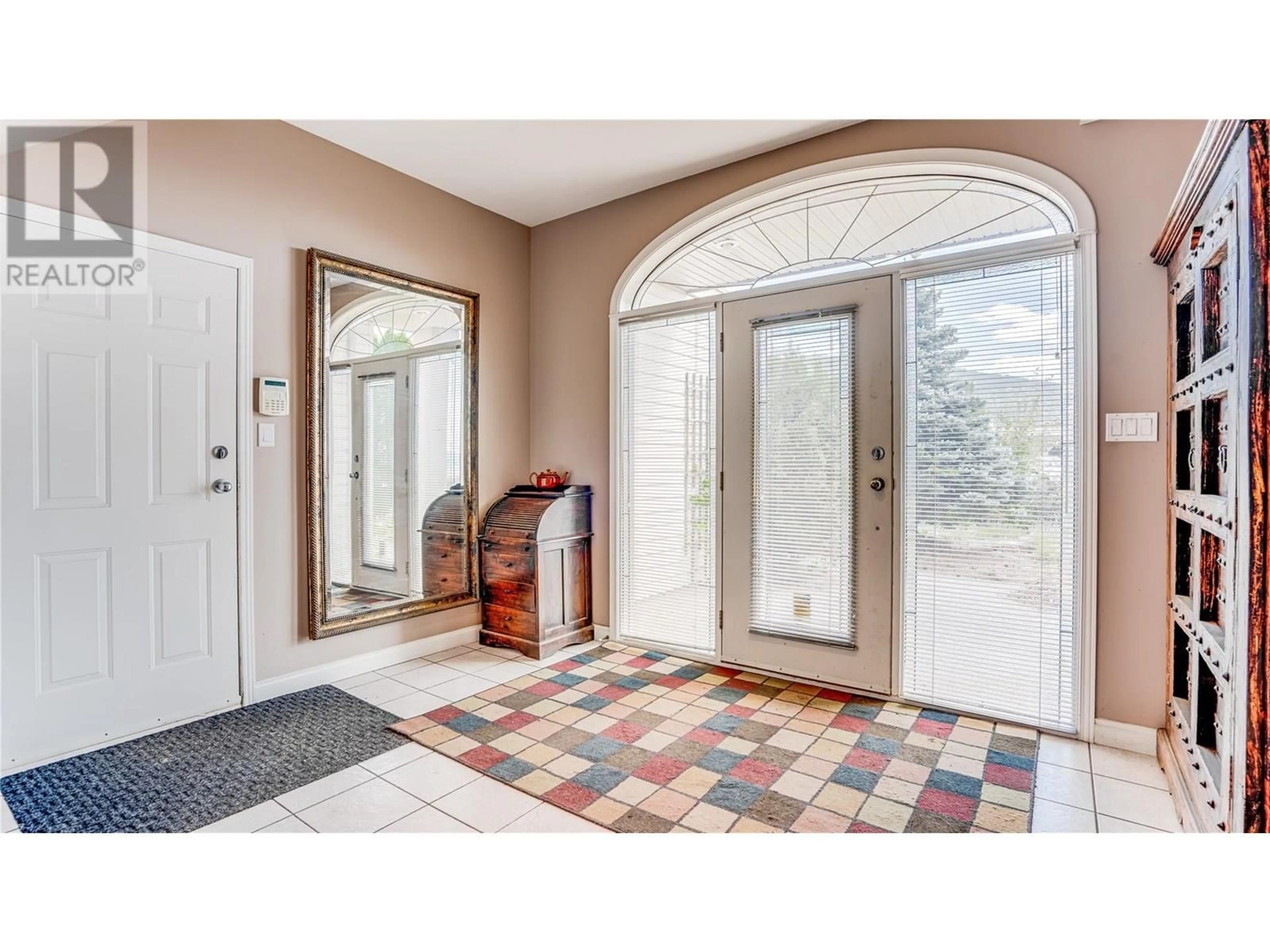 Indoor entryway for 356 MARMOT COURT, Vernon British Columbia V1B2W8