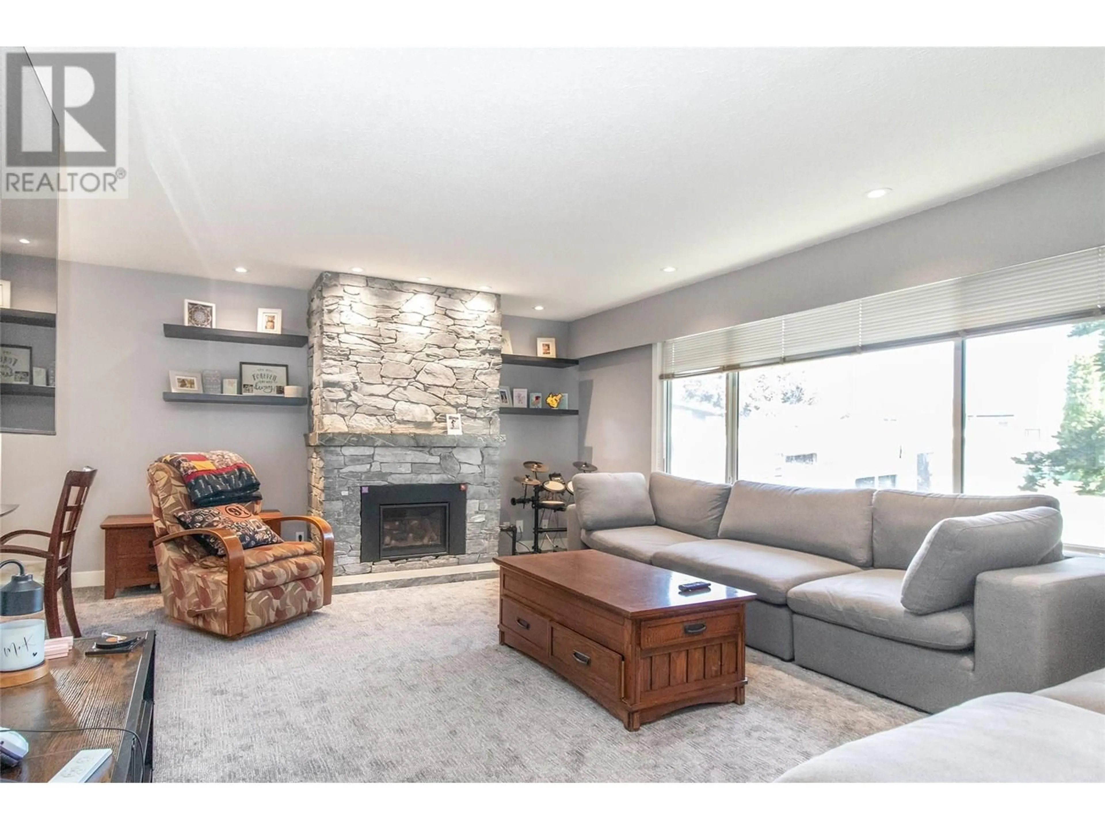 Living room with furniture, unknown for 3532 BARNEY ROAD, Kelowna British Columbia V4T1J2