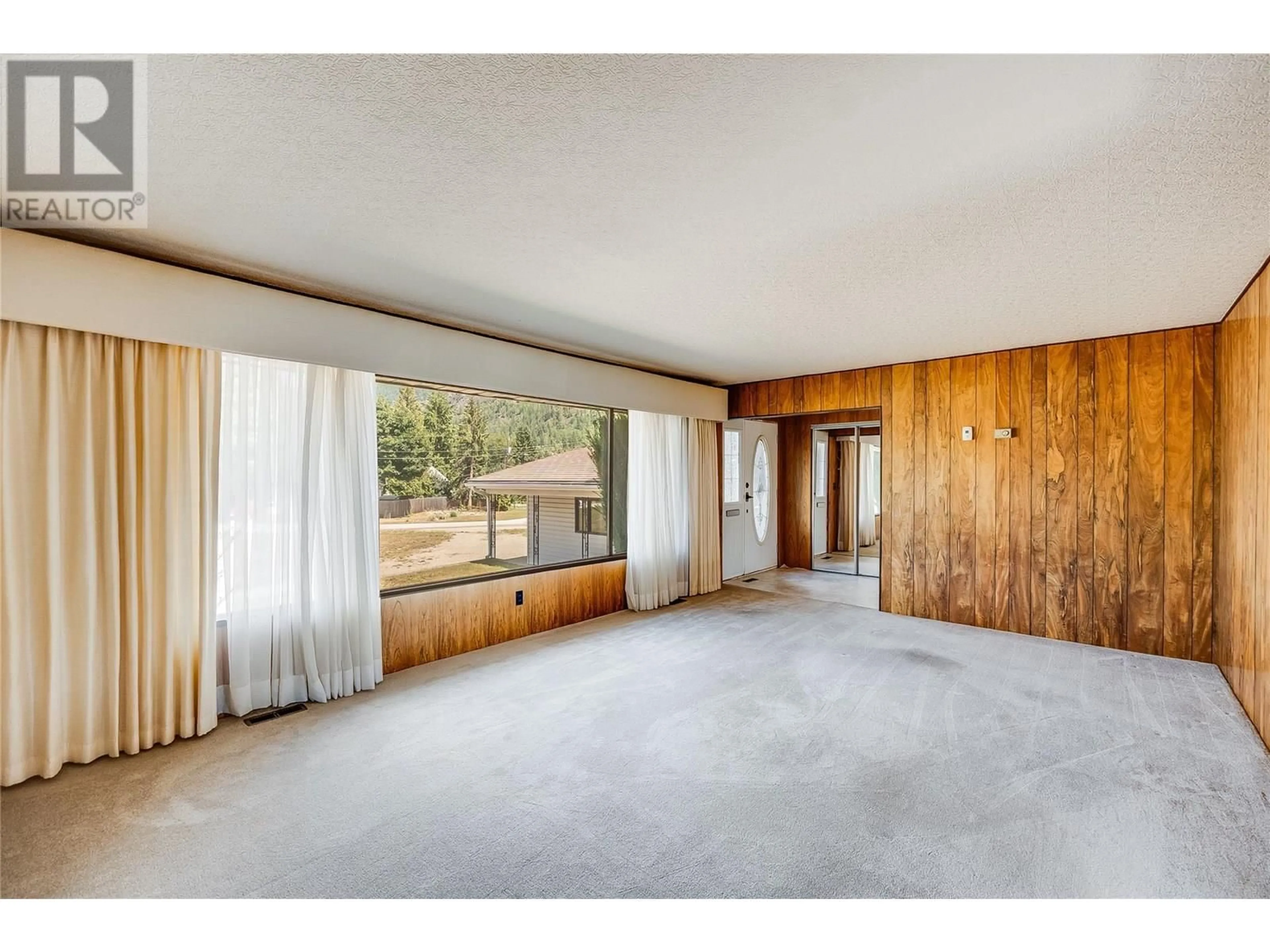 A pic of a room for 412 104TH STREET, Castlegar British Columbia V1N3G5