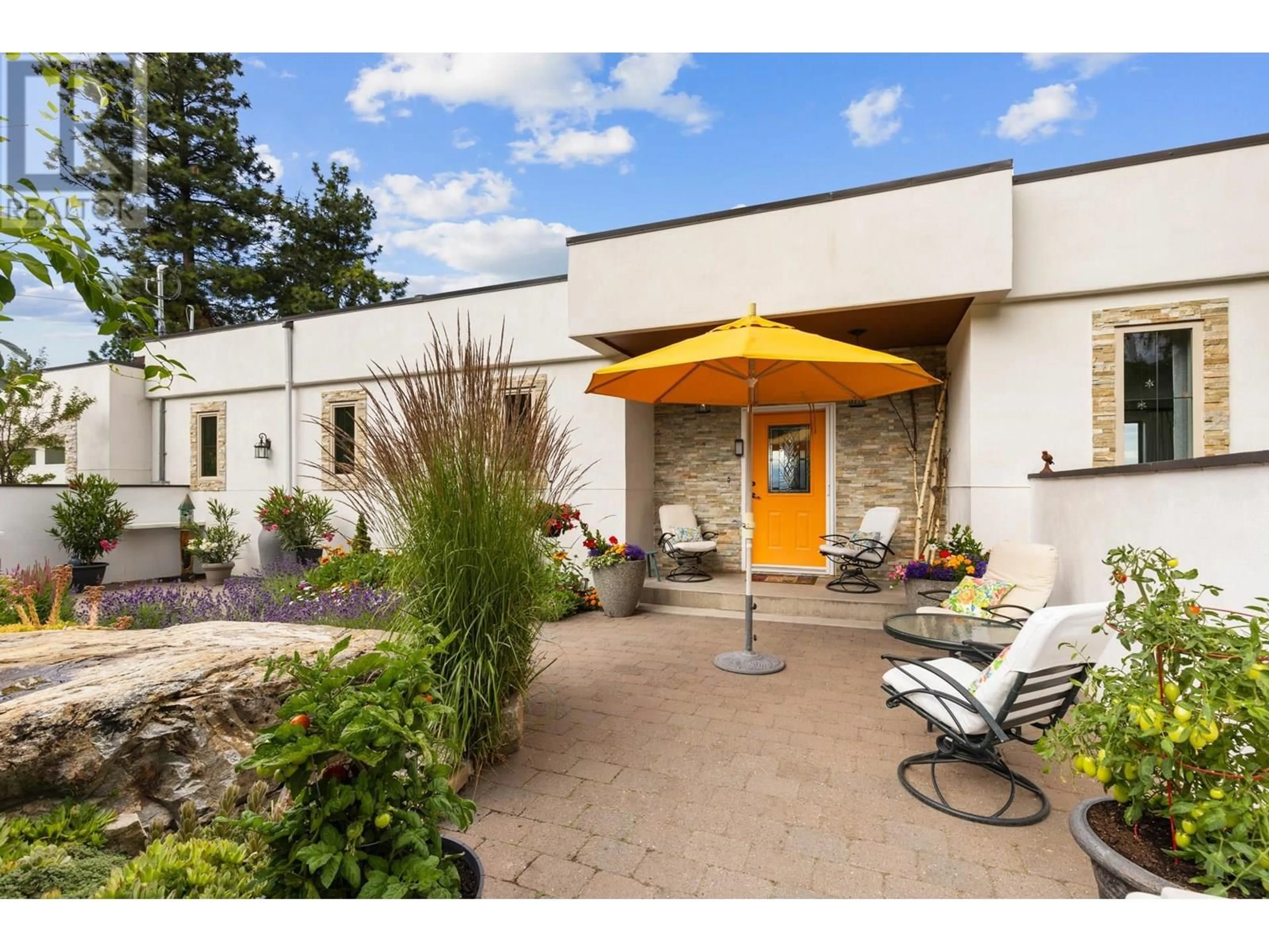 Patio, street for 2286 CARMI ROAD, Penticton British Columbia V2A8V5