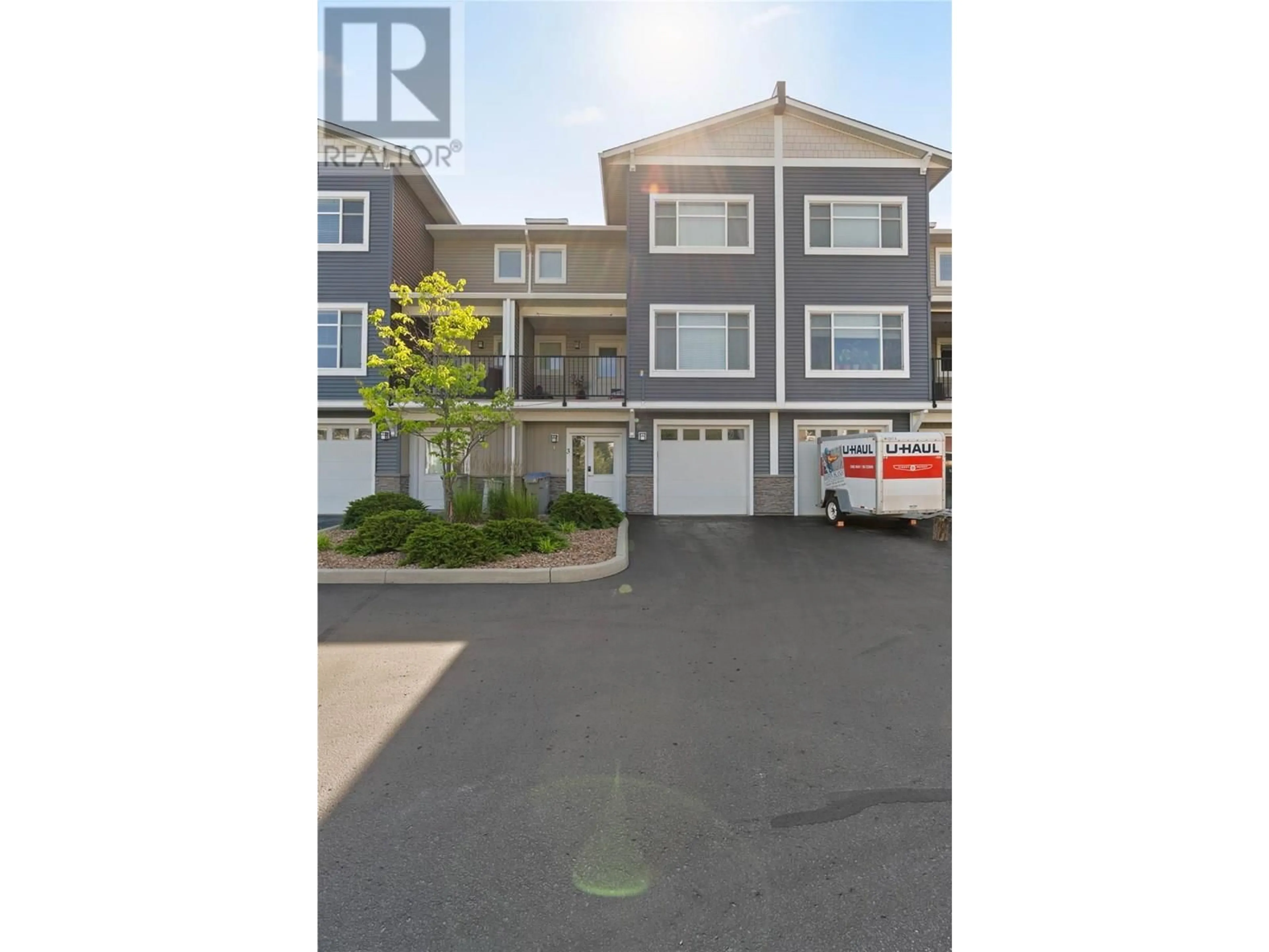 A pic from outside/outdoor area/front of a property/back of a property/a pic from drone, street for 3 - 1711 COPPERHEAD DRIVE, Kamloops British Columbia V1S0C2