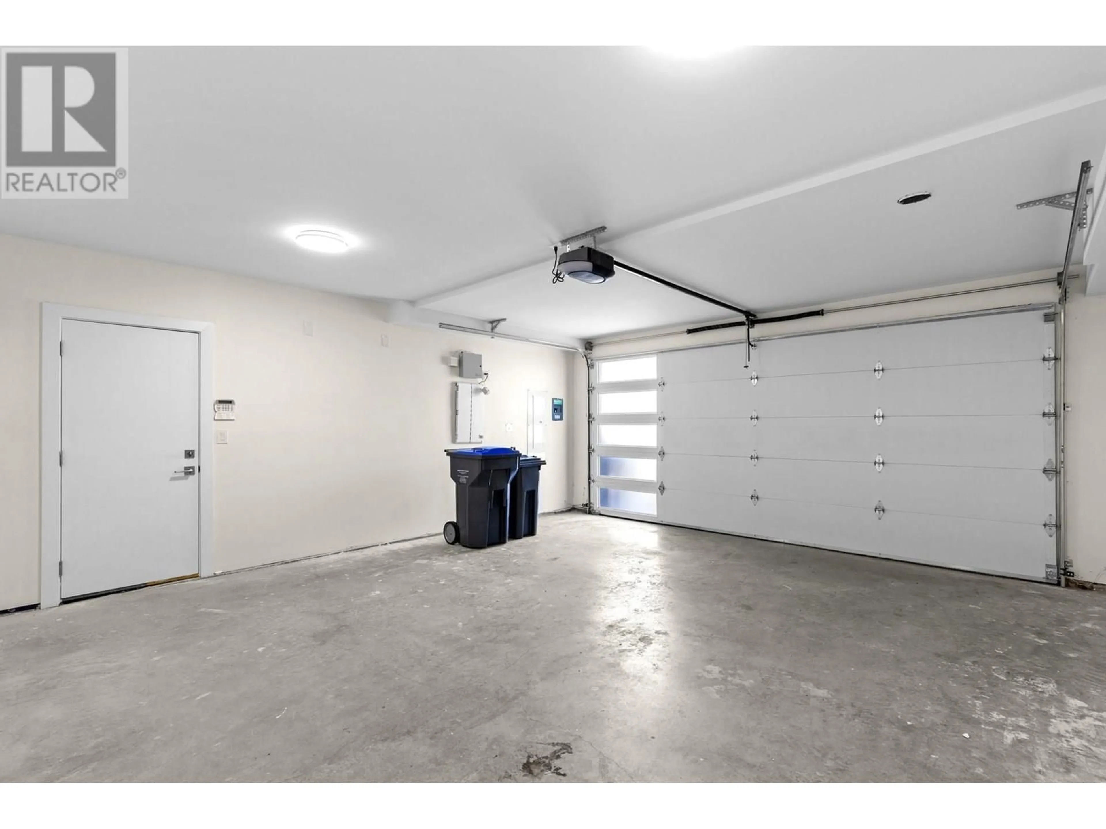 Indoor garage for 4630 RAYMER ROAD, Kelowna British Columbia V1W1J3