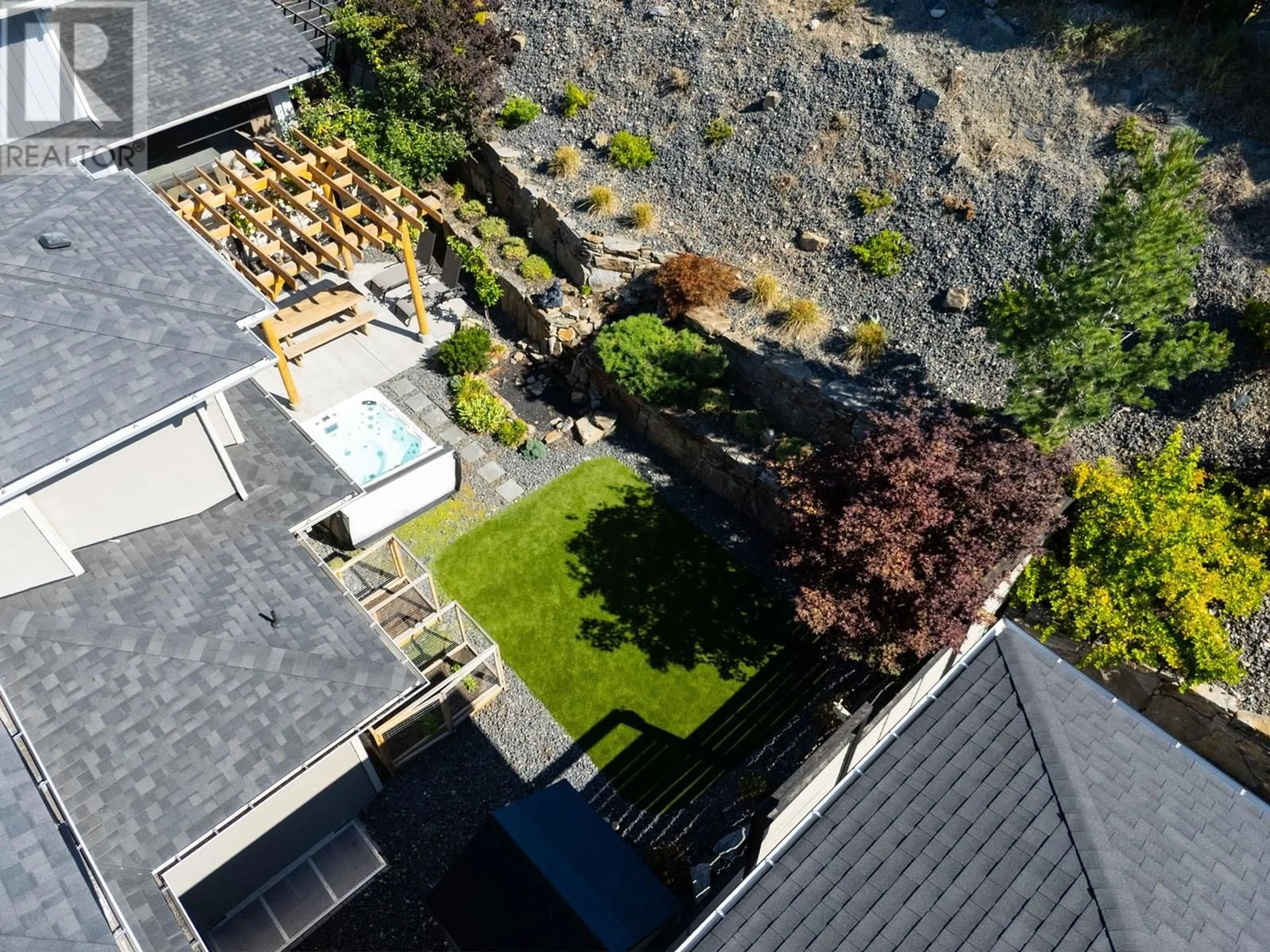 A pic from outside/outdoor area/front of a property/back of a property/a pic from drone, unknown for 453 LAKEPOINTE DRIVE, Kelowna British Columbia V1W5K2
