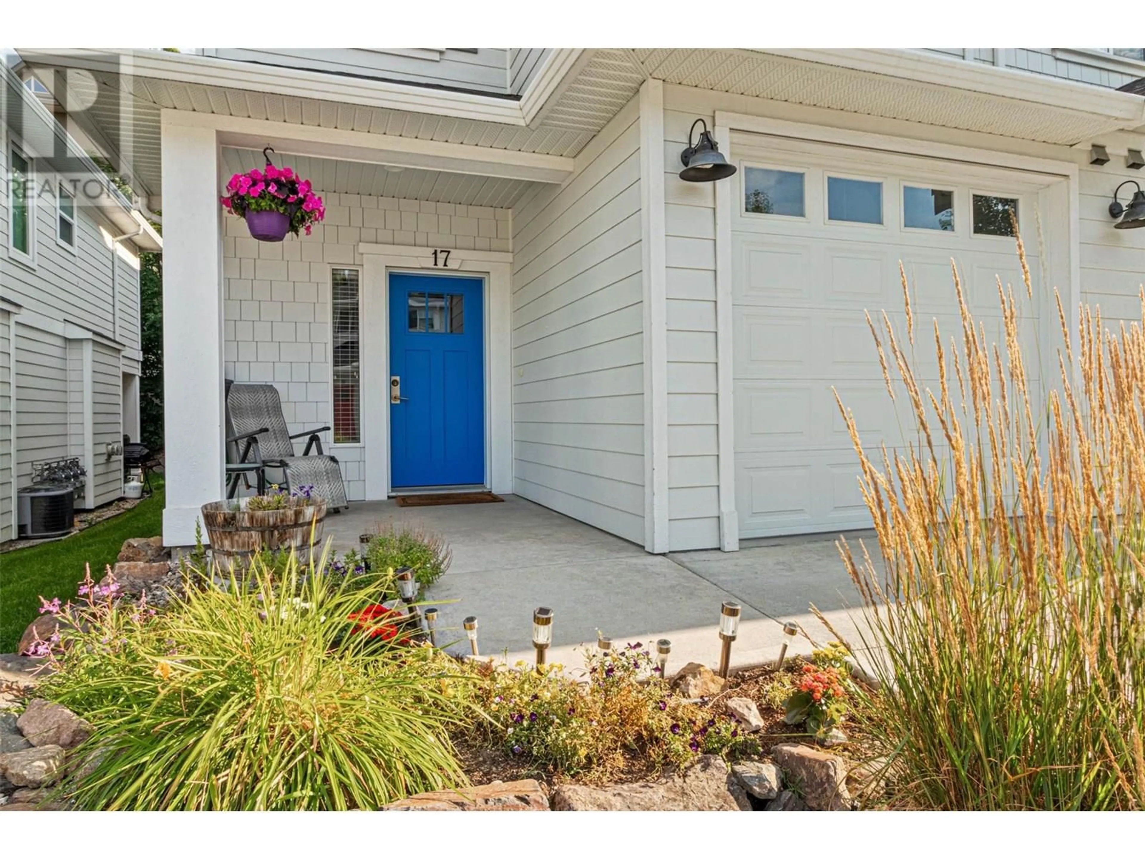 Indoor entryway for 17 - 10724 BOTTOM WOOD LAKE ROAD, Lake Country British Columbia V4V2T3