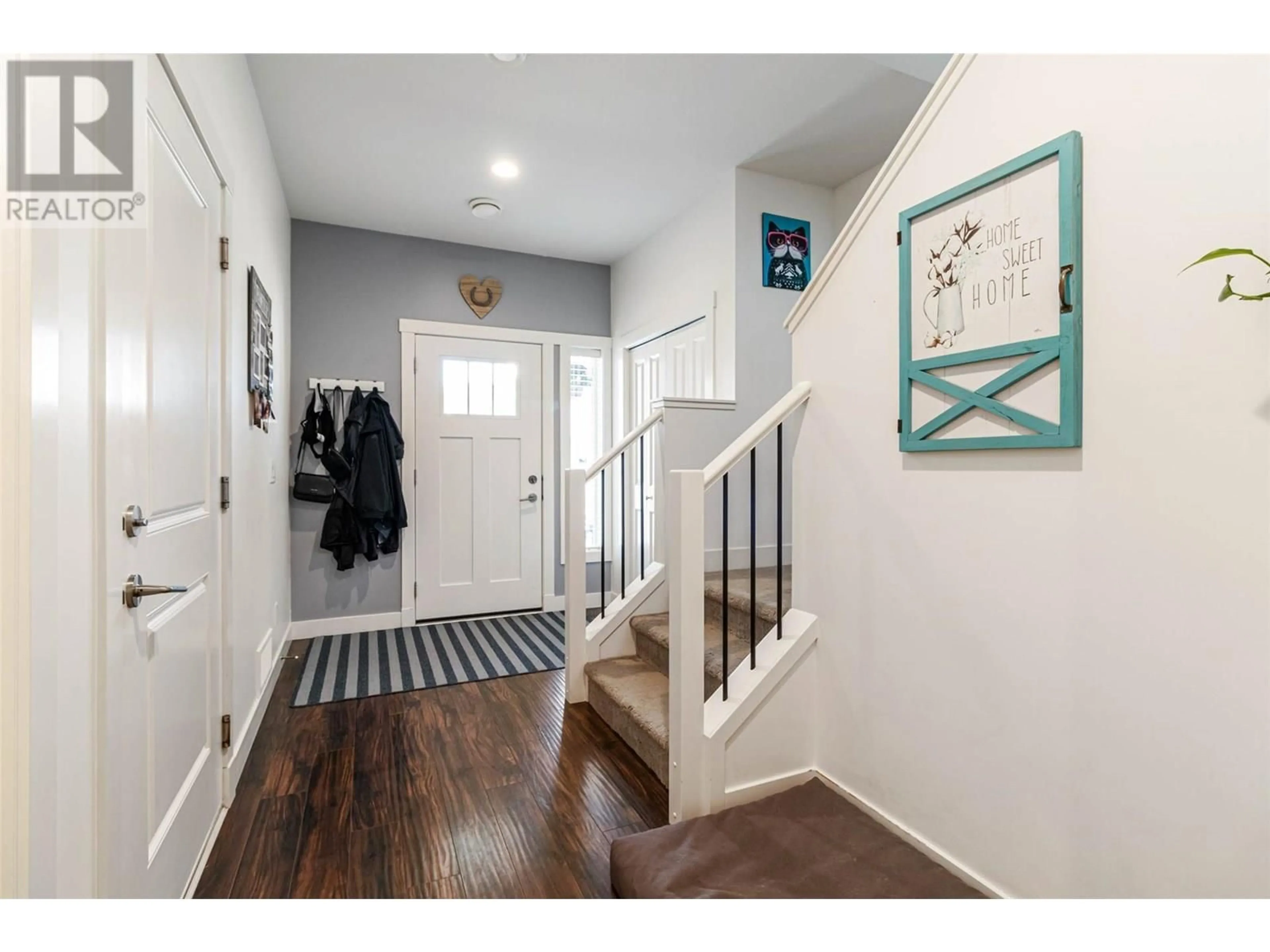 Indoor entryway for 17 - 10724 BOTTOM WOOD LAKE ROAD, Lake Country British Columbia V4V2T3