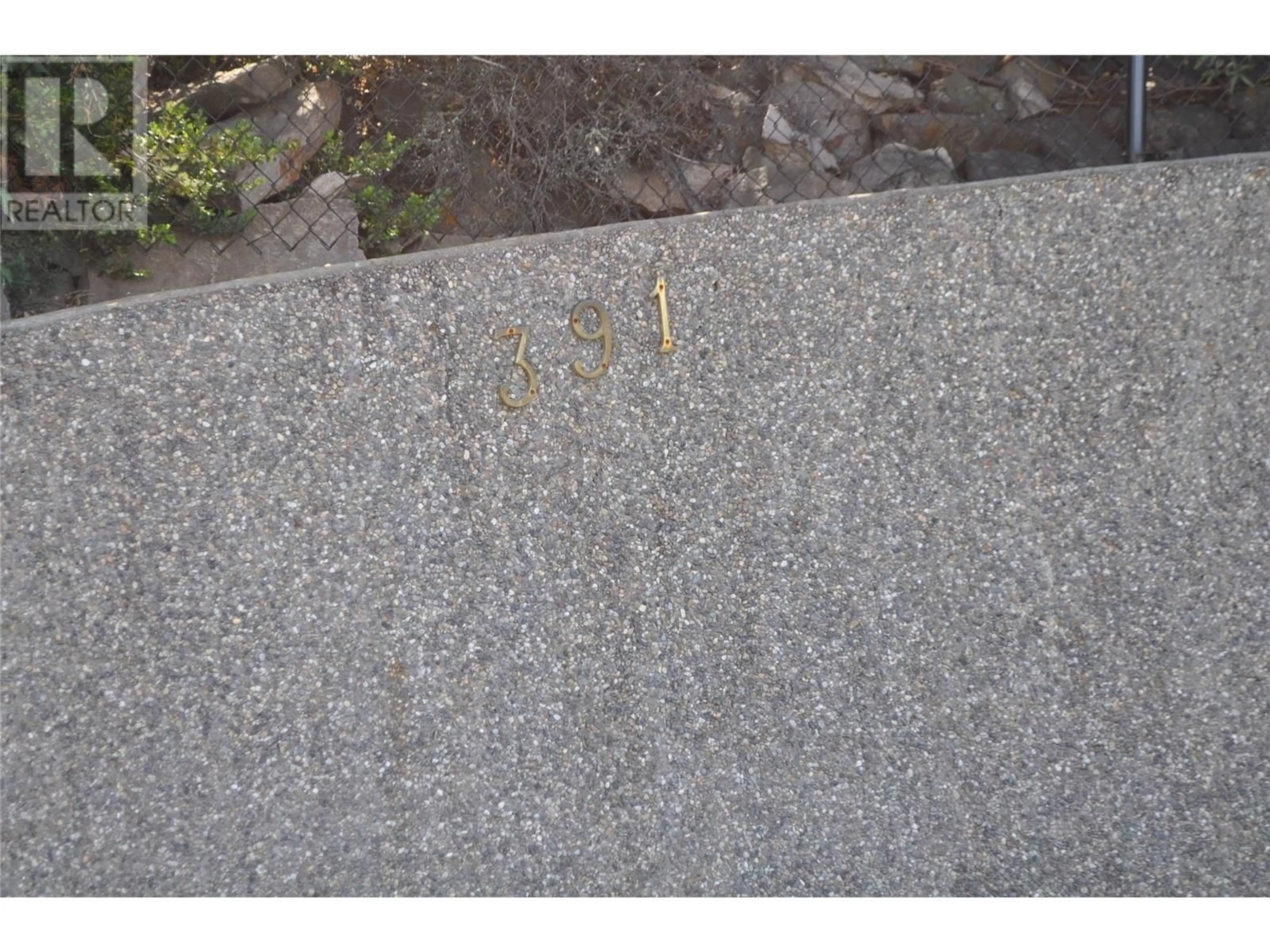 Patio, street for 391 STELLAR DRIVE, Kelowna British Columbia V1W4K4